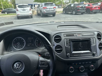 2016 Volkswagen Tiguan Base