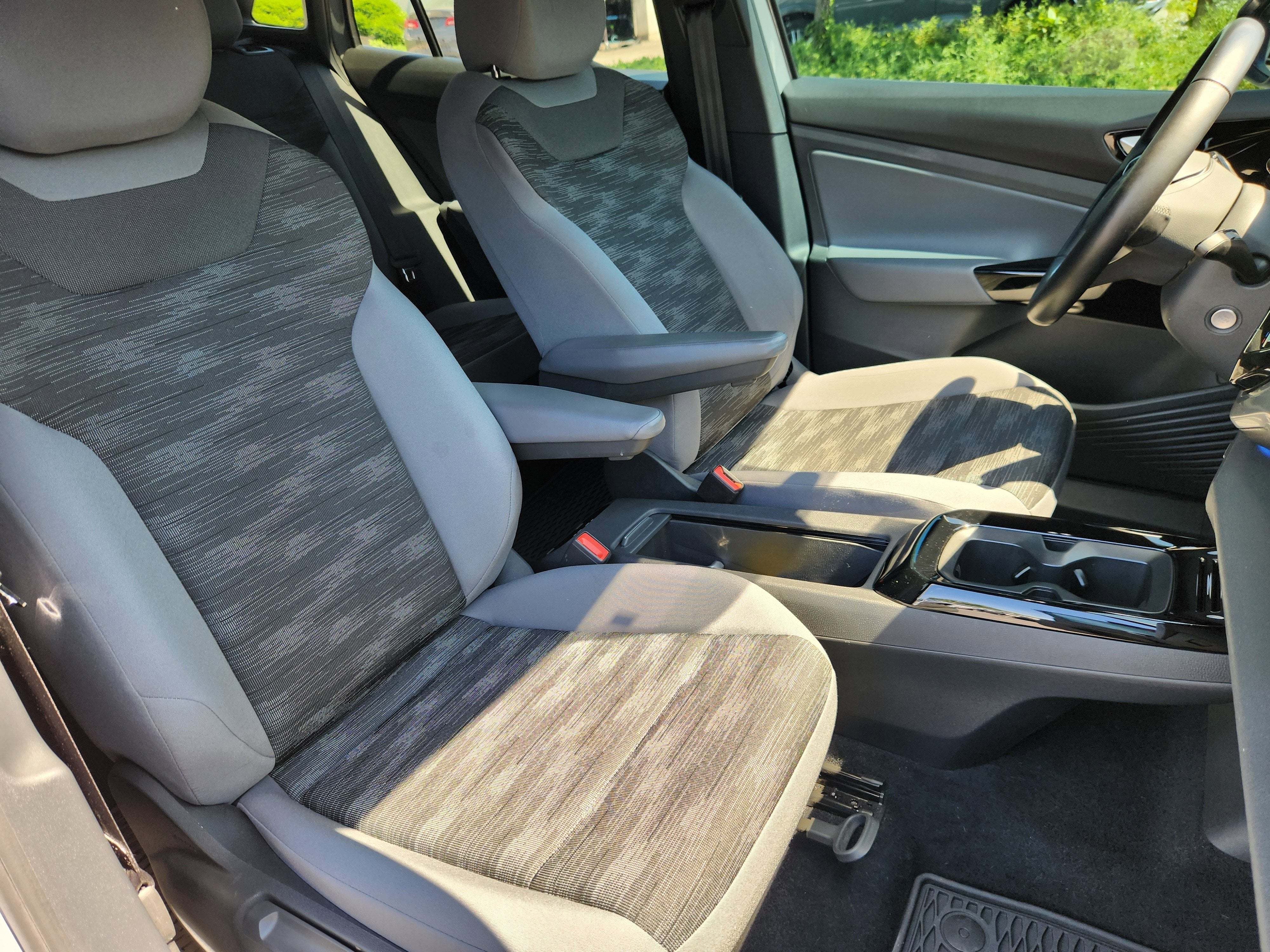 2022 Volkswagen ID.4 Pro