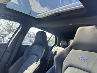 2024 Volkswagen Golf R Base