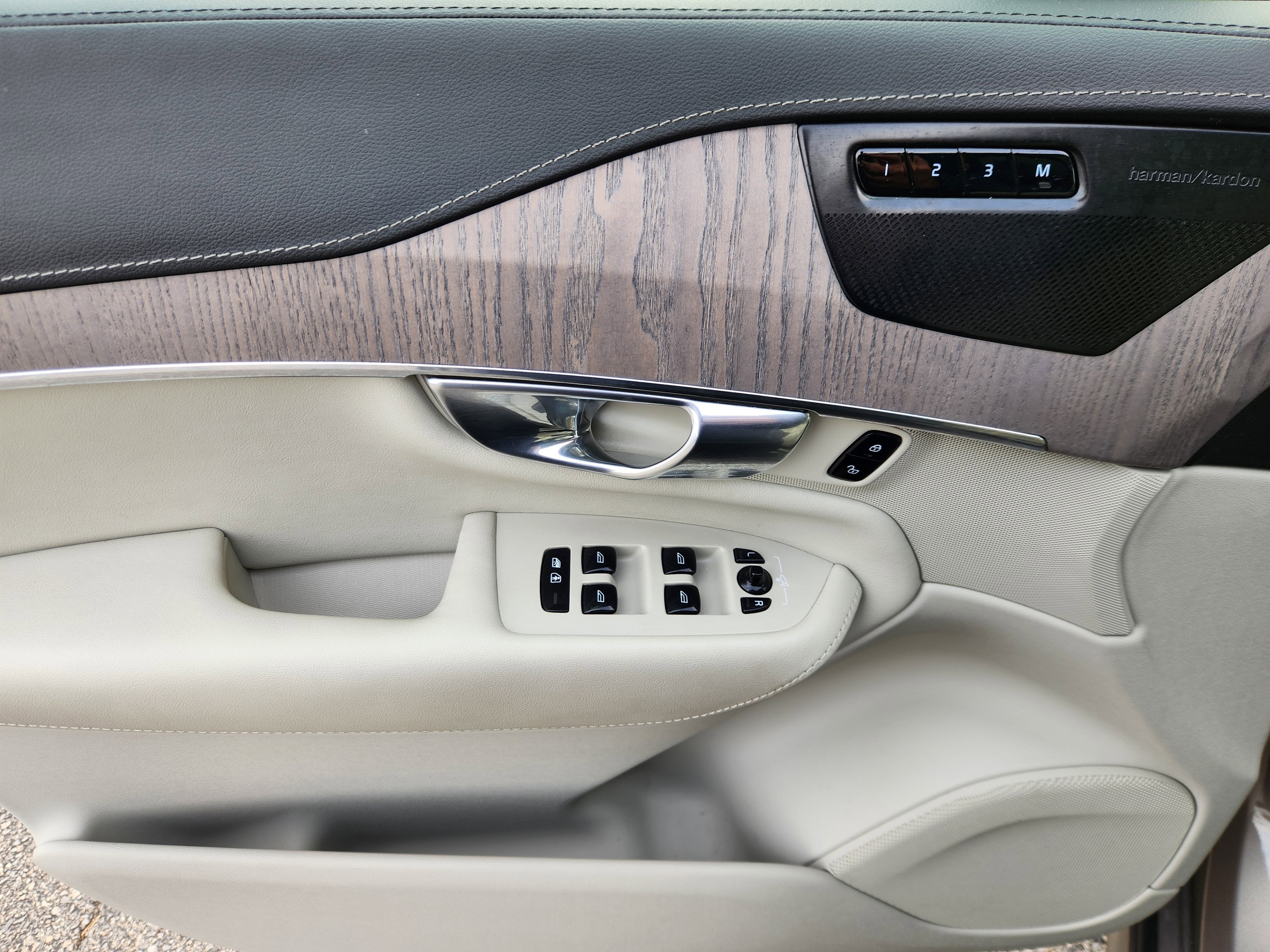 2022 Volvo XC90 Inscription