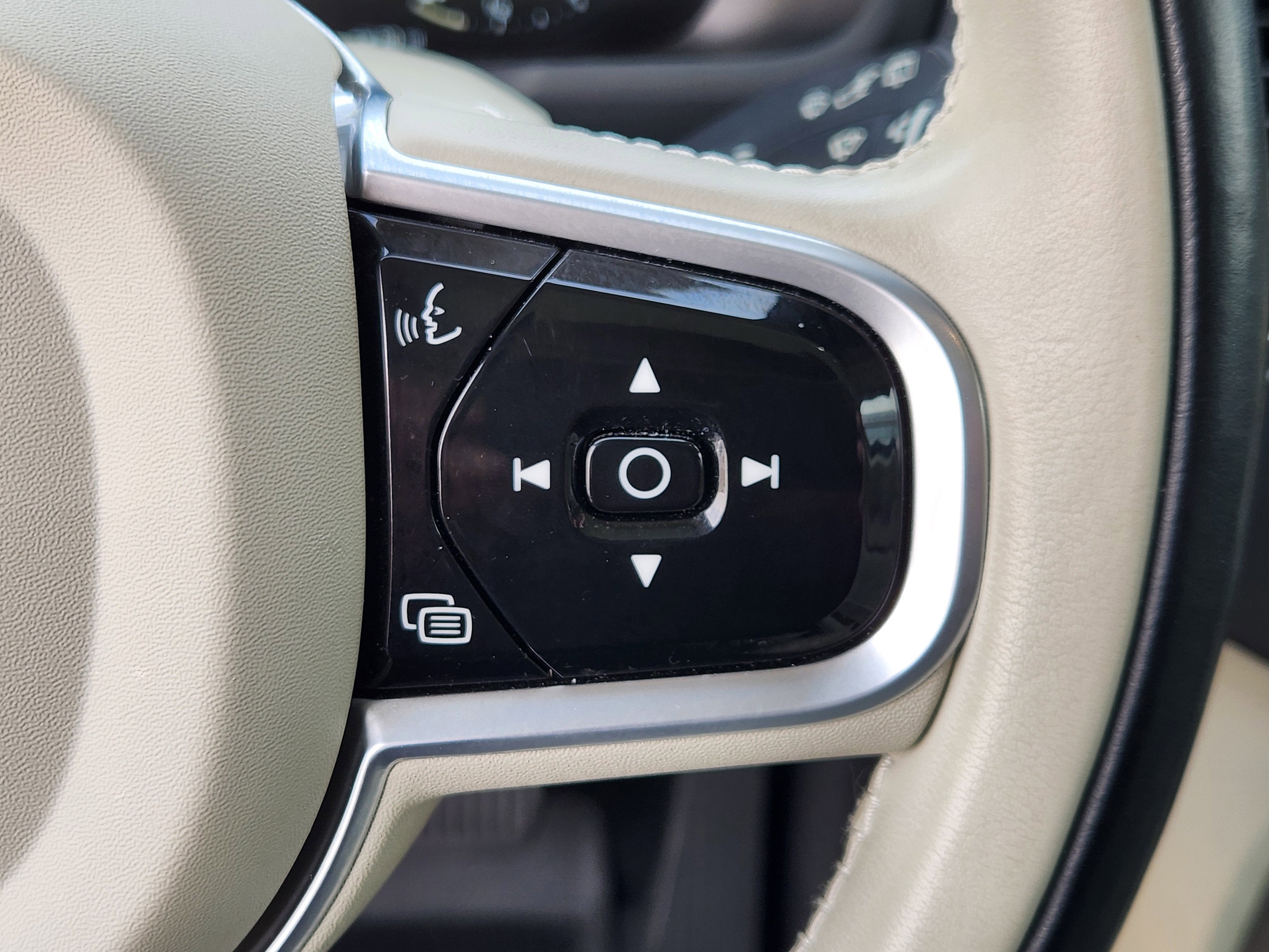 2022 Volvo XC90 Inscription