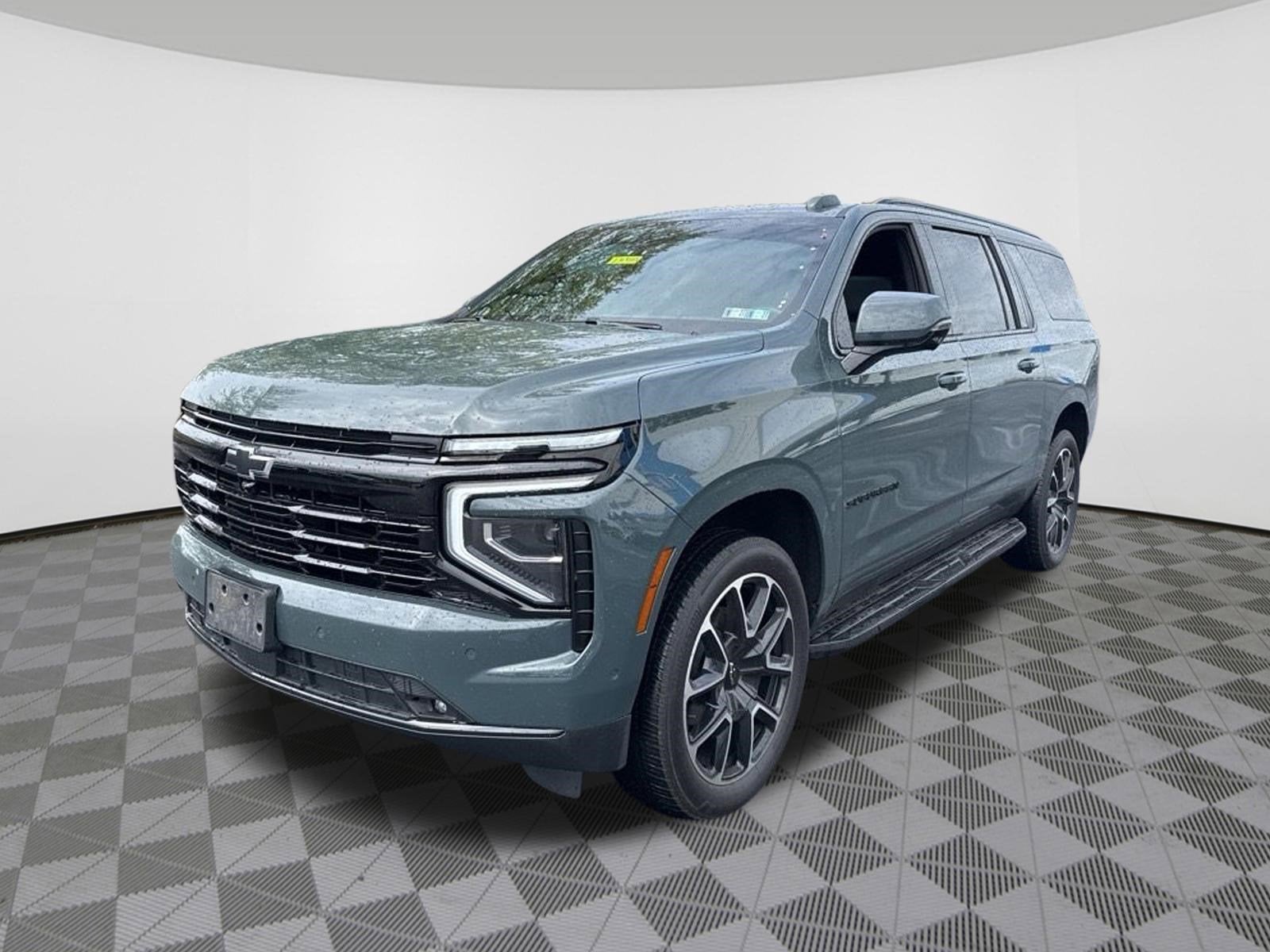 2025 Chevrolet Suburban RST