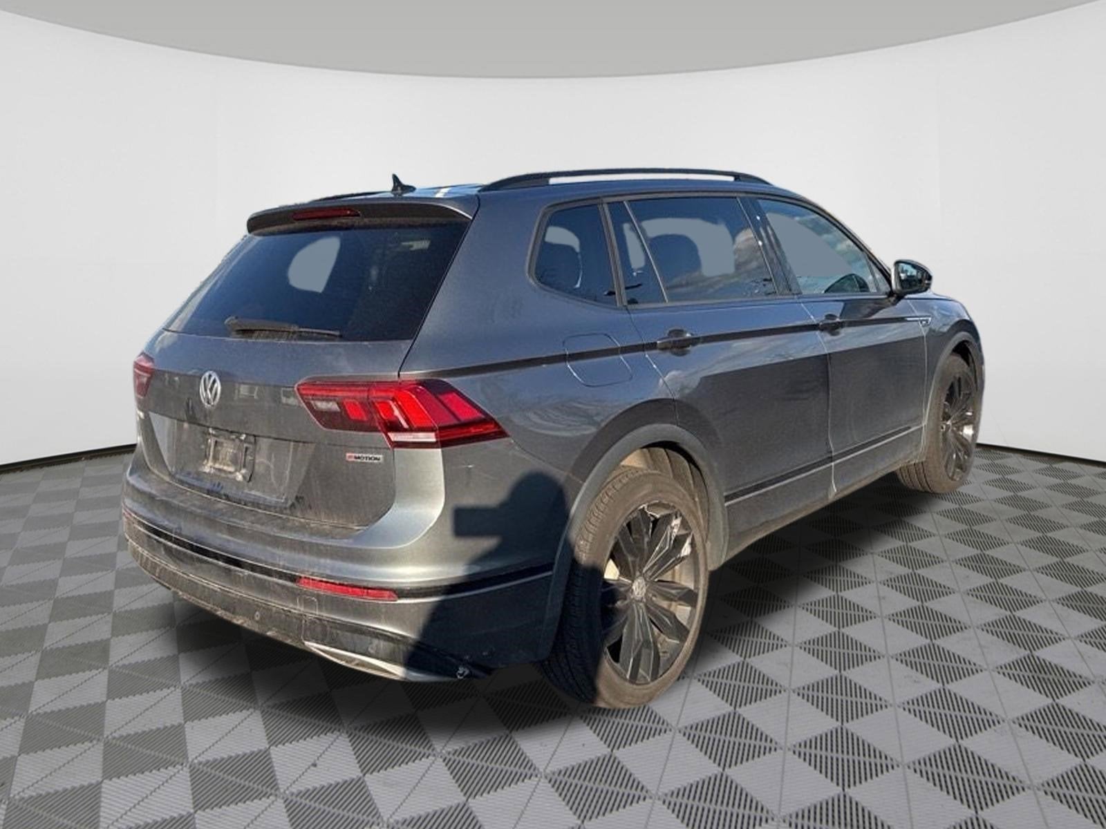 2020 Volkswagen Tiguan SE R-Line Black