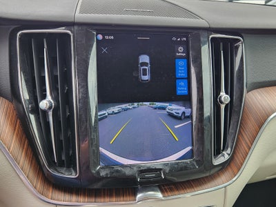 2022 Volvo XC60 Momentum