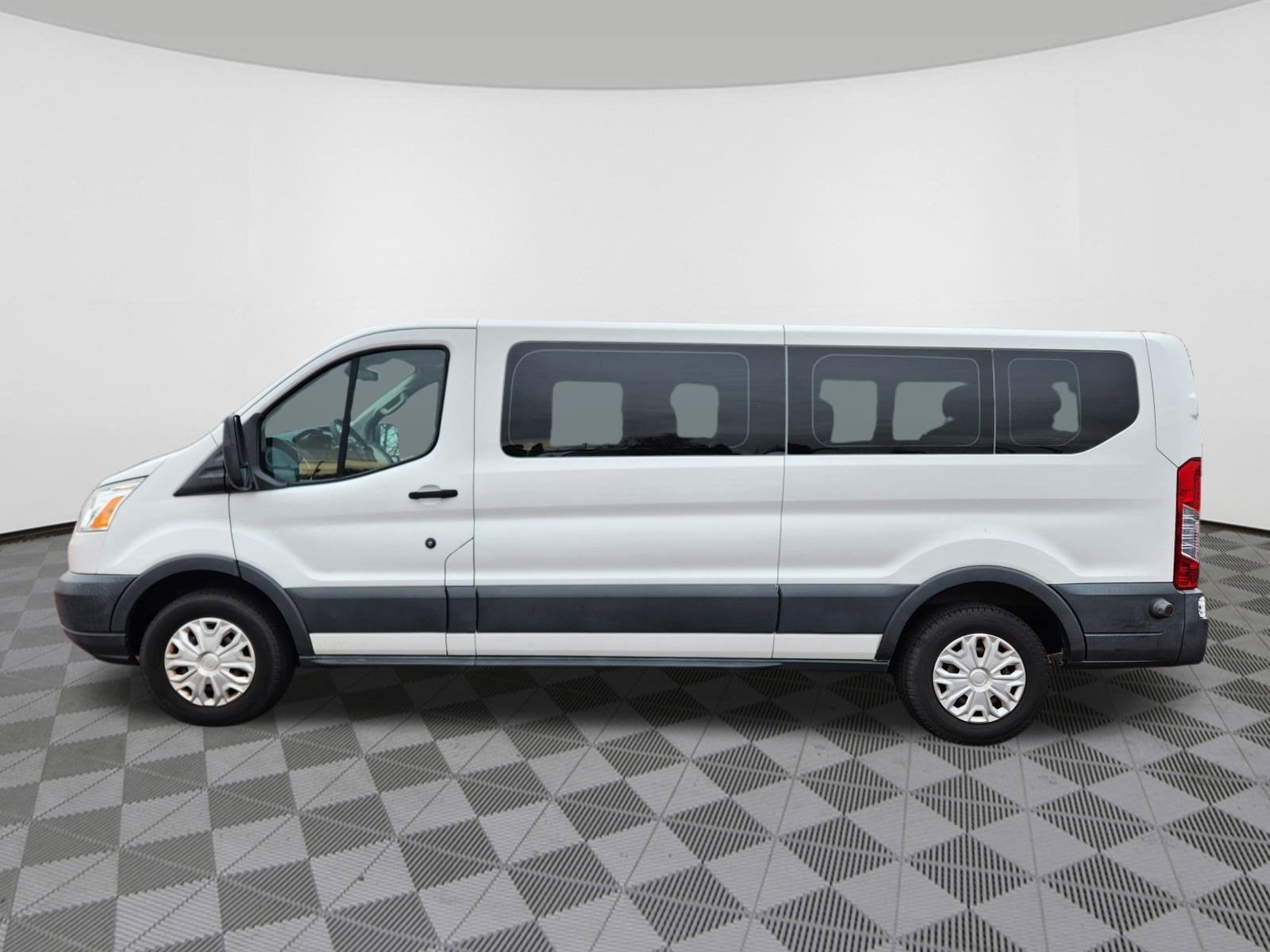 2018 Ford Transit Passenger Wagon XLT