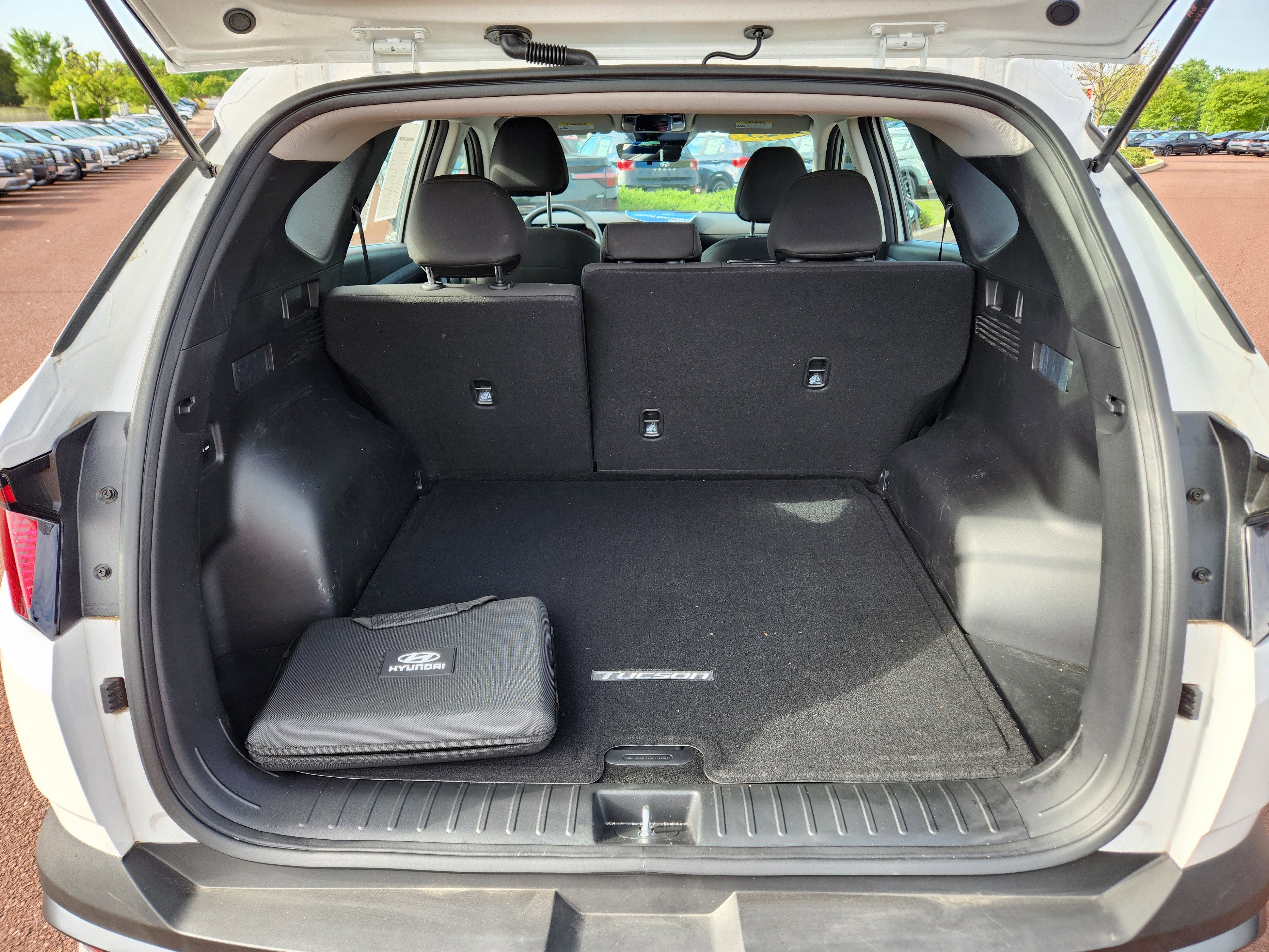 2025 Hyundai Tucson SE