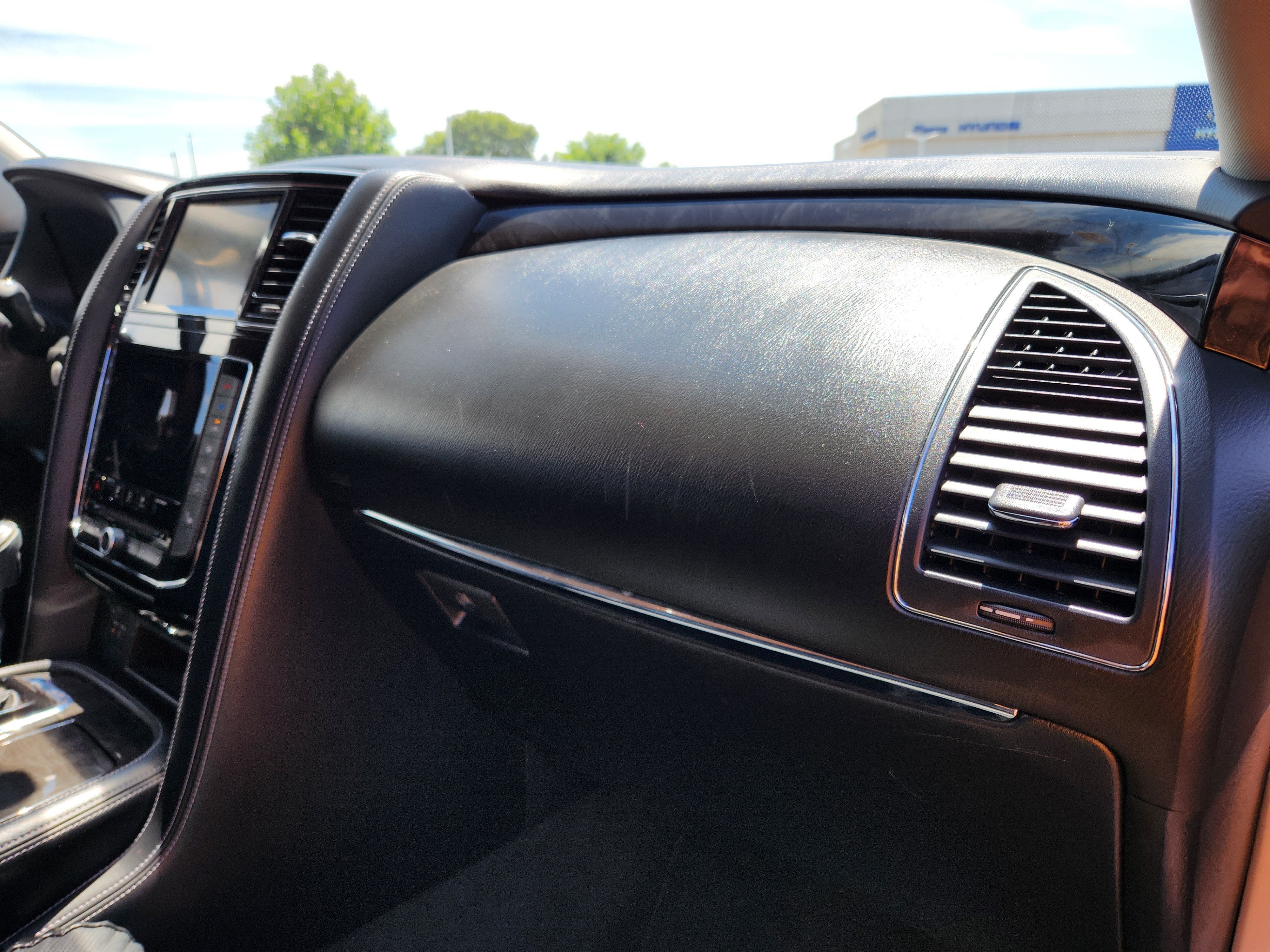 2021 INFINITI QX80 LUXE