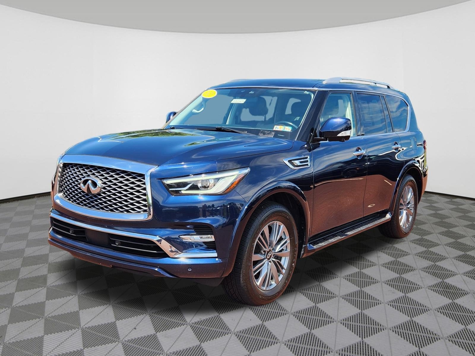 2021 INFINITI QX80 LUXE