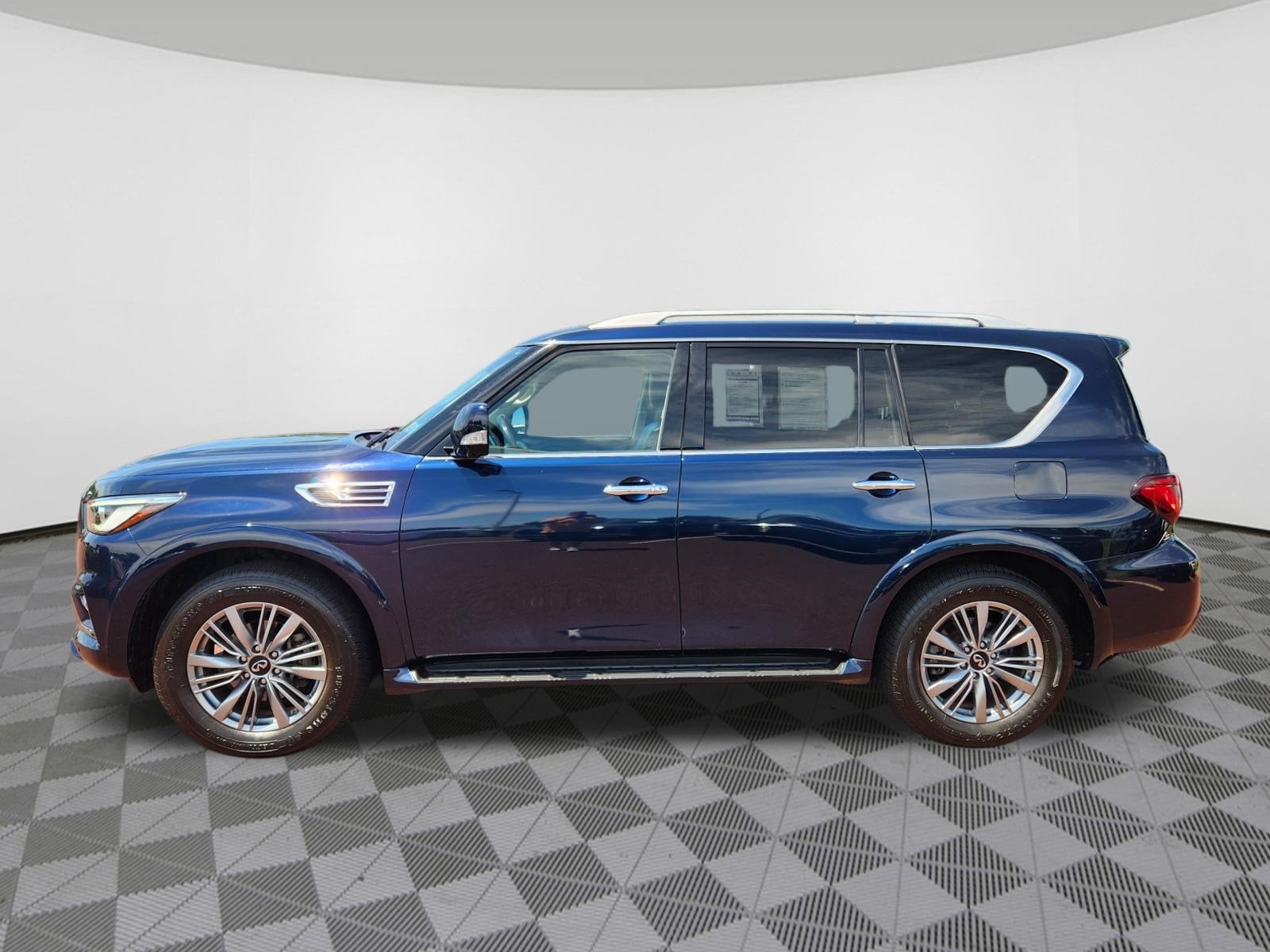2021 INFINITI QX80 LUXE