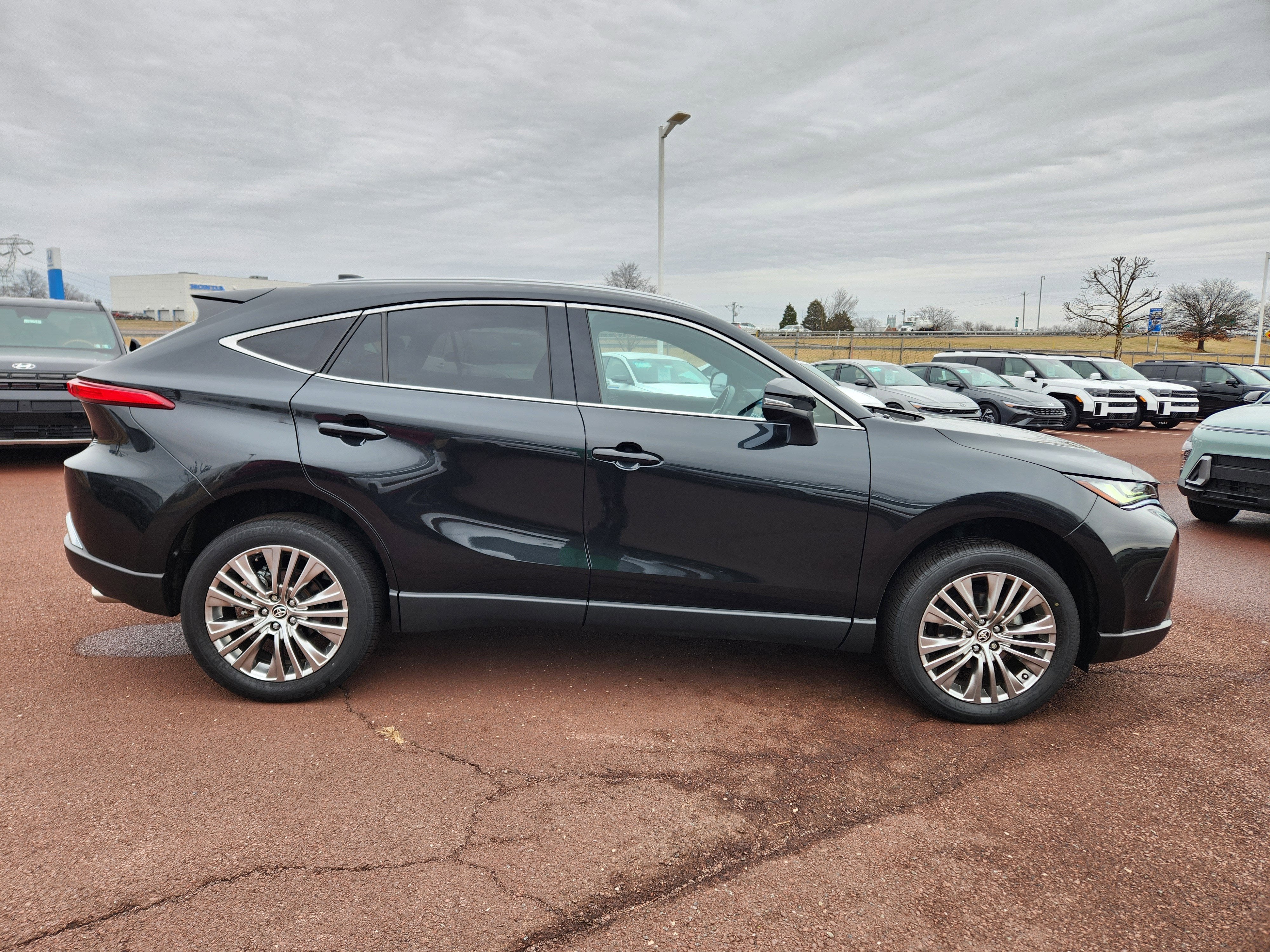 2023 Toyota Venza XLE