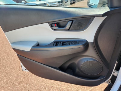 2023 Hyundai Kona SE