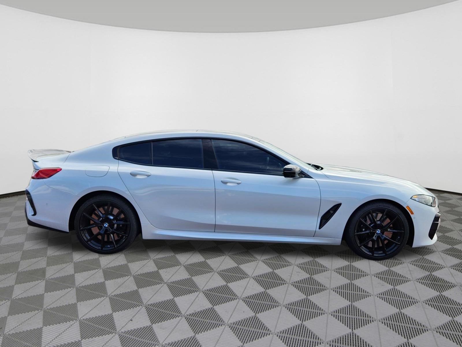 2023 BMW 8 Series M850i