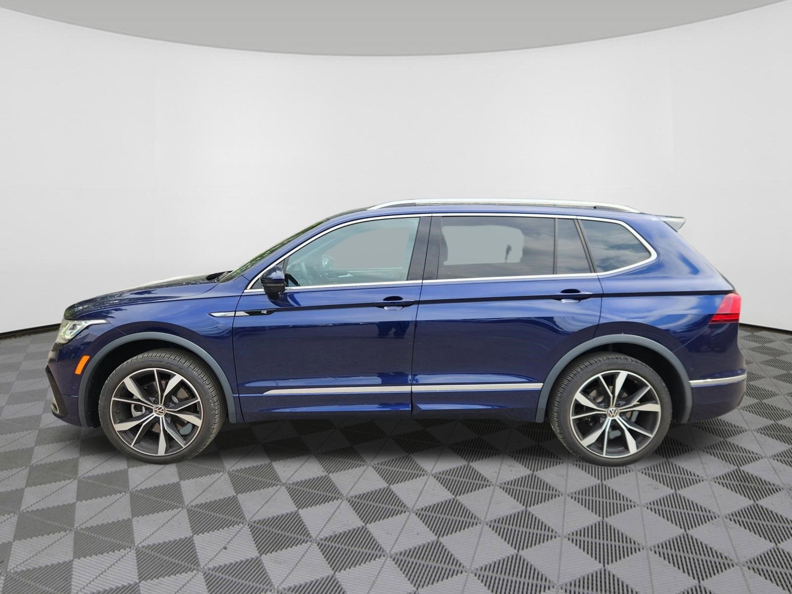 2024 Volkswagen Tiguan SEL R-Line
