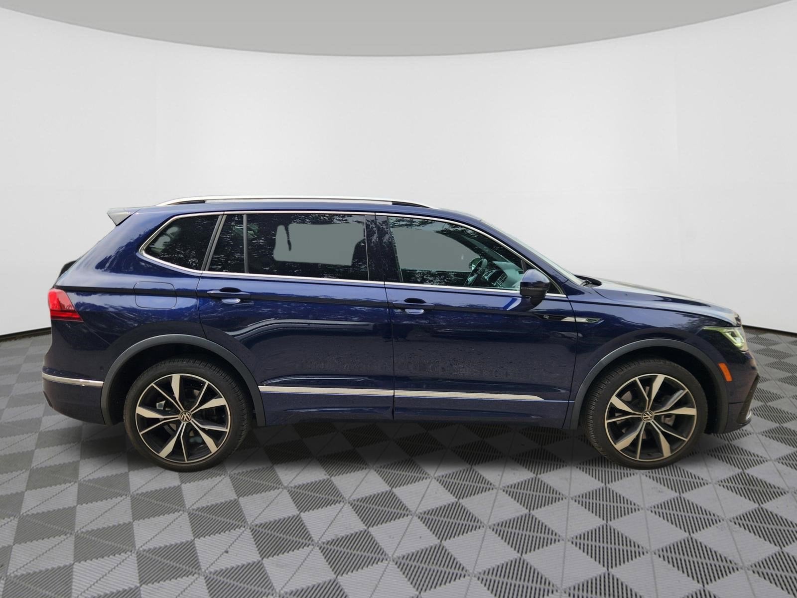 2024 Volkswagen Tiguan SEL R-Line