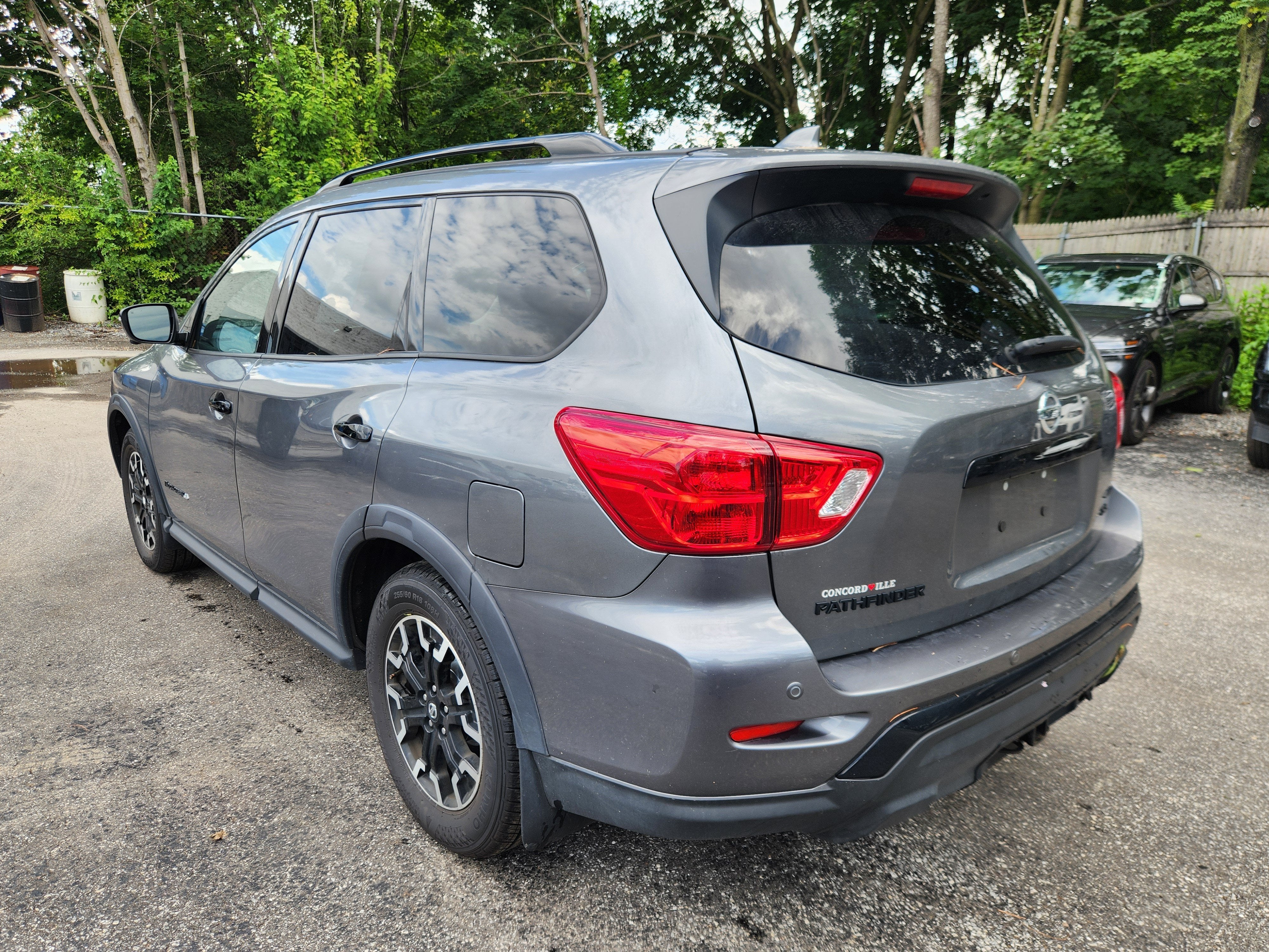 2020 Nissan Pathfinder SL