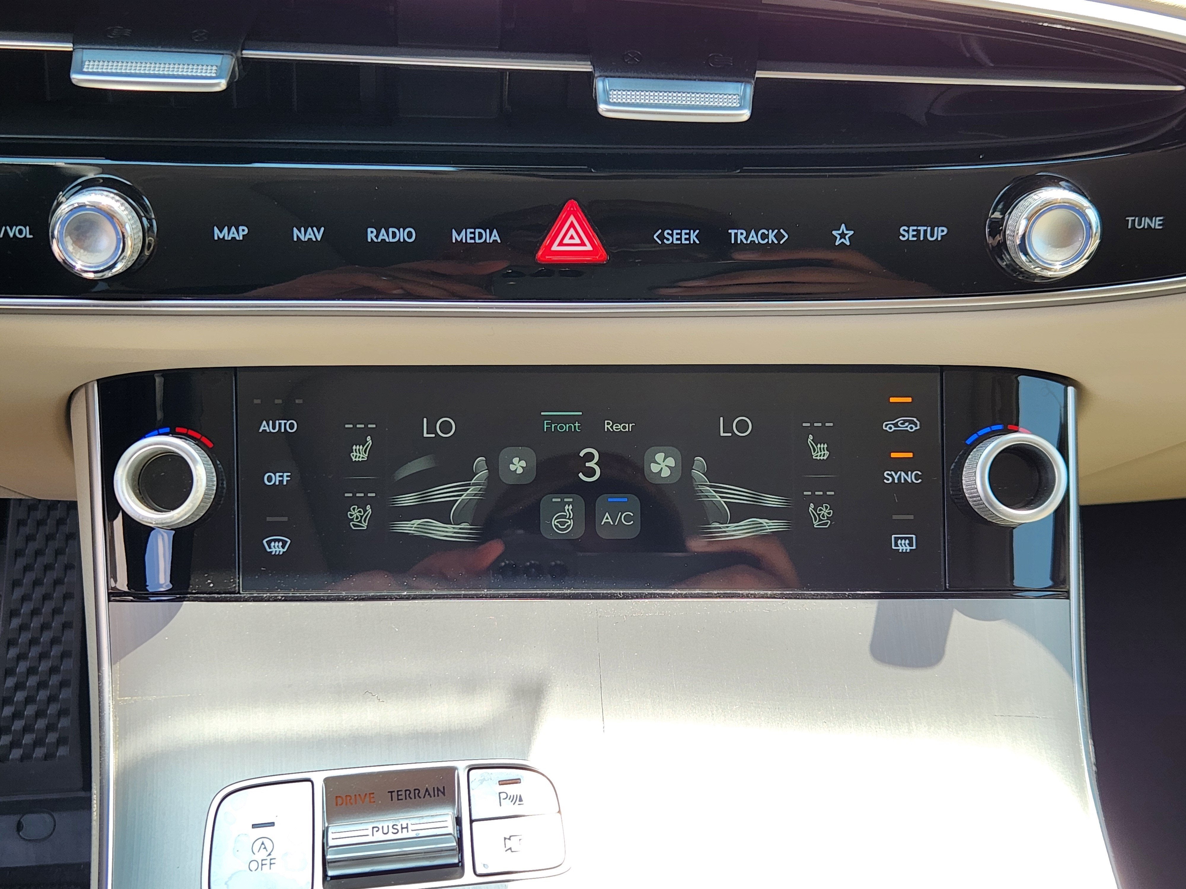 2026 Genesis GV70 2.5T Advanced
