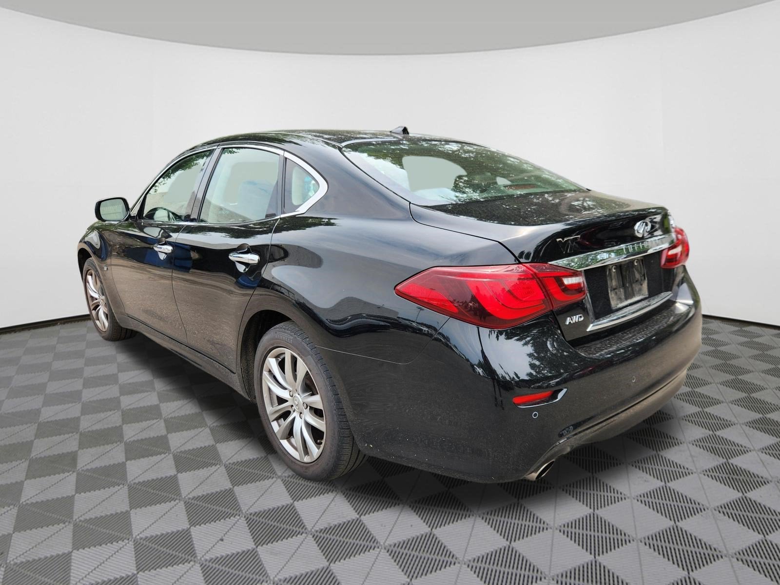 2015 INFINITI Q70 3.7