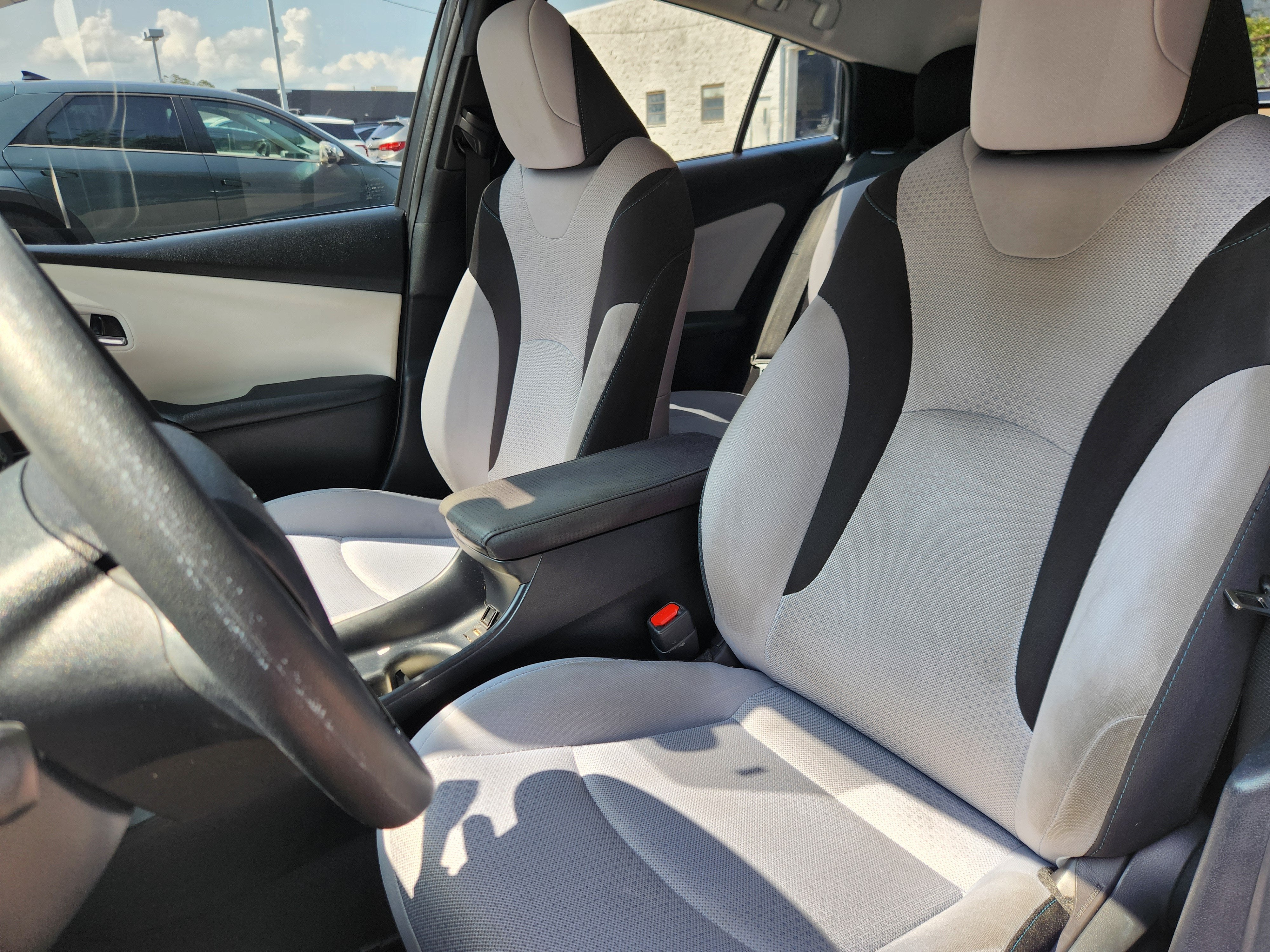 2022 Toyota Prius Base