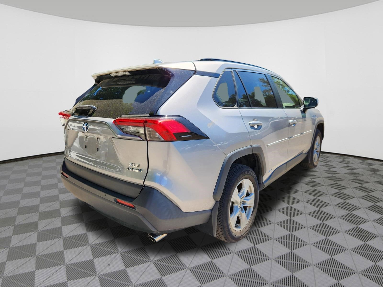 2020 Toyota RAV4 Hybrid XLE