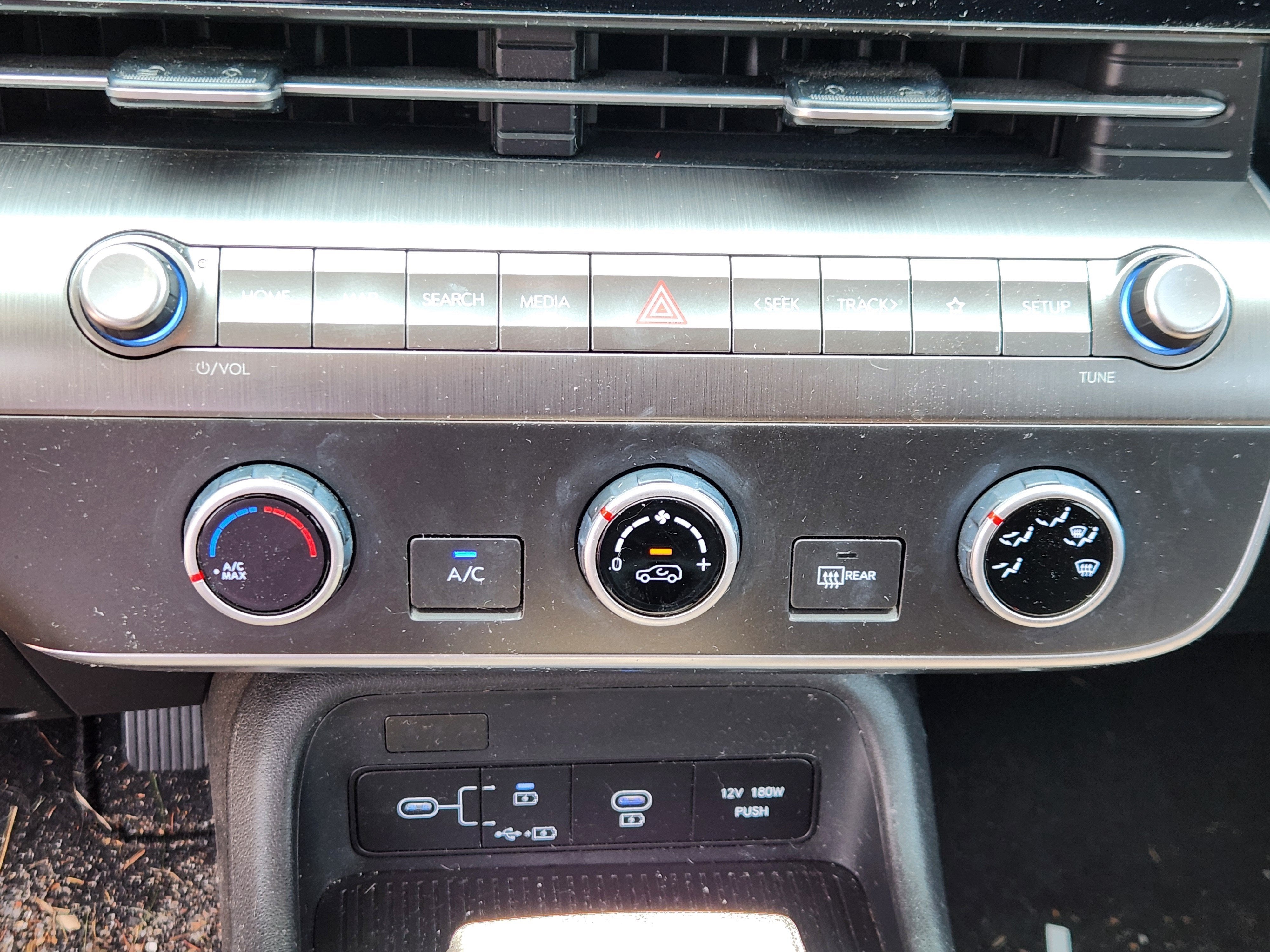 2024 Hyundai Kona SE