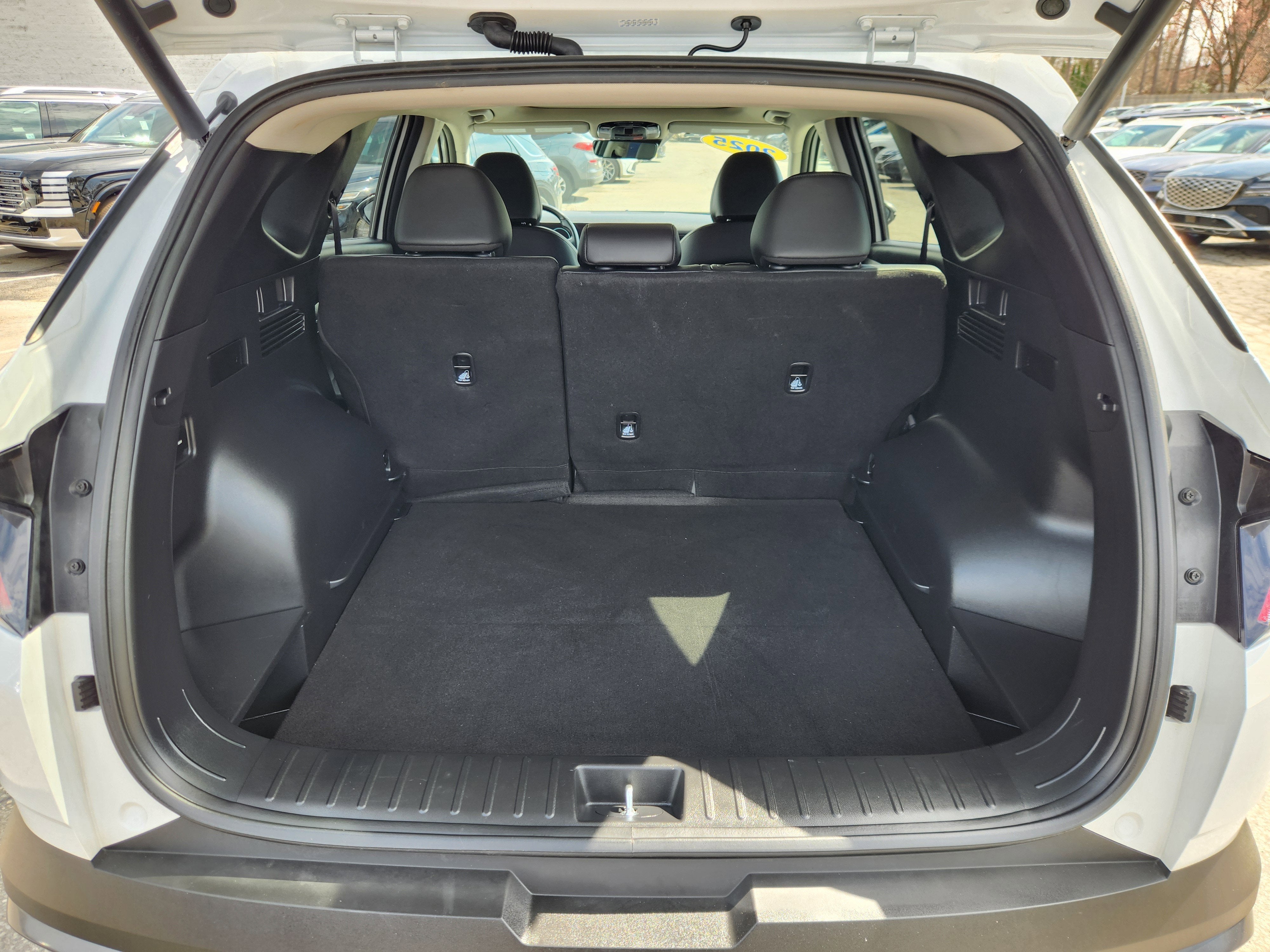 2025 Hyundai Tucson Hybrid Base