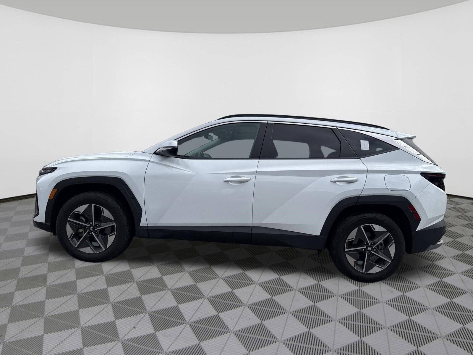 2025 Hyundai Tucson Hybrid Base