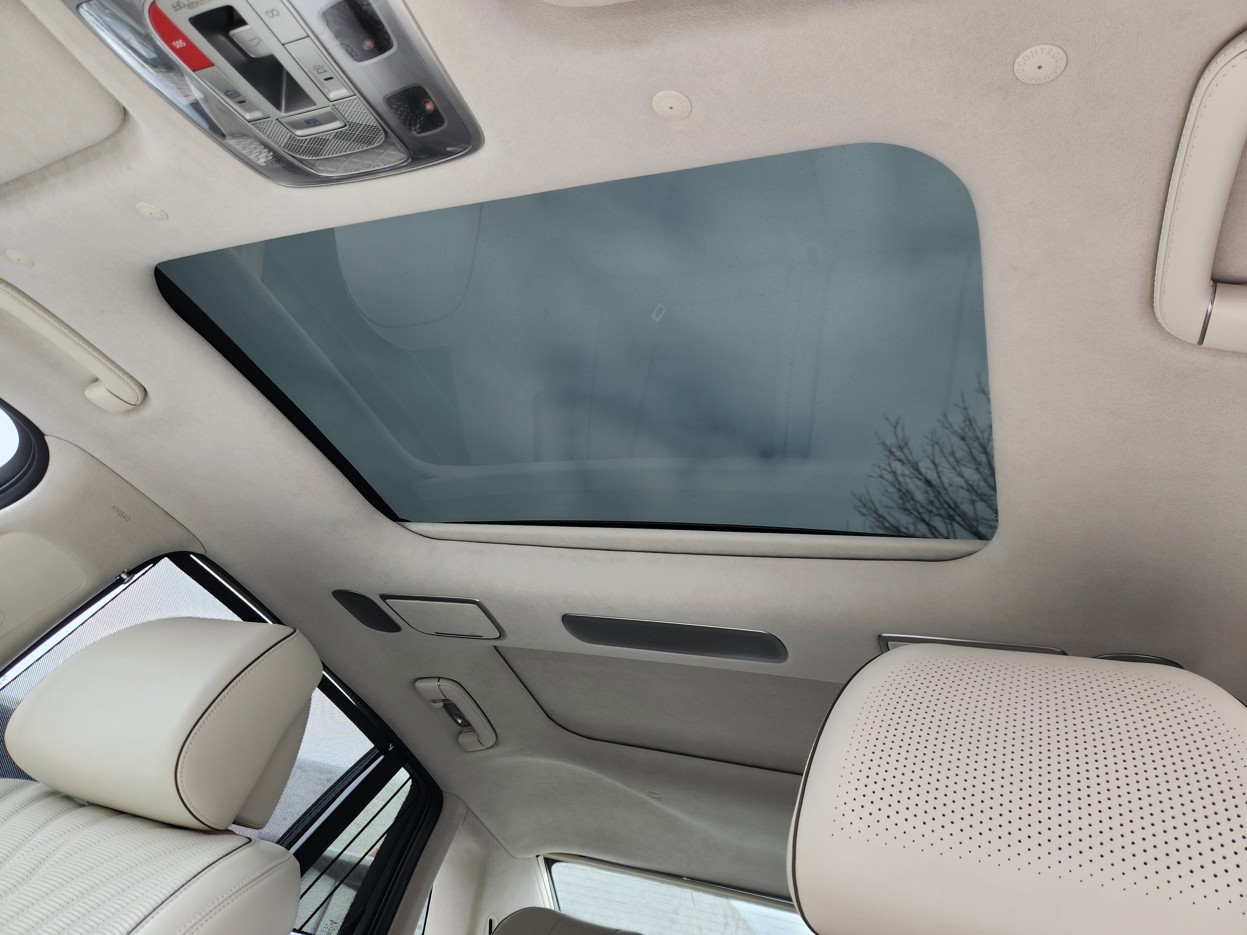 2025 Genesis G90 e-SC