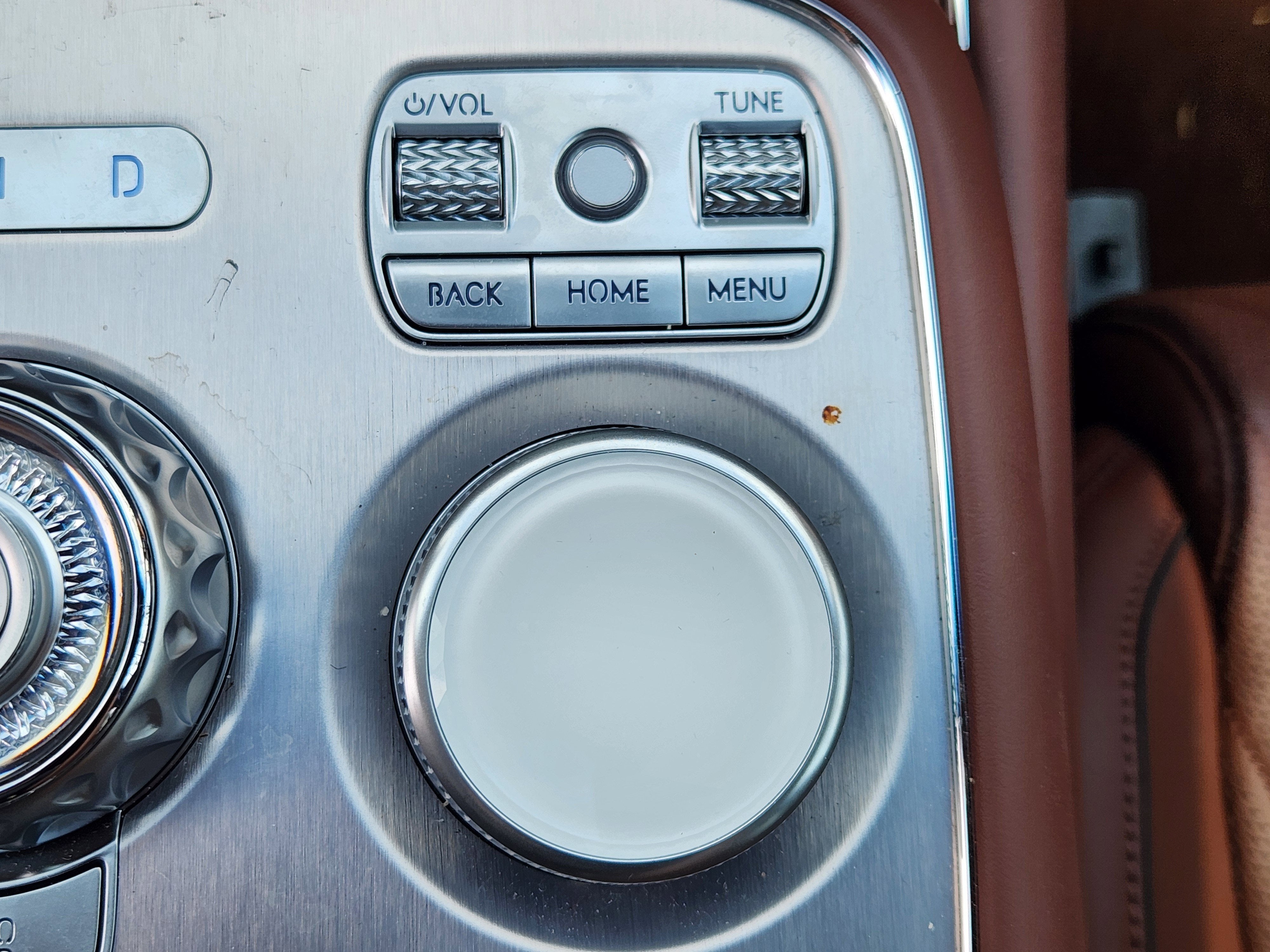 2025 Genesis G90 e-SC