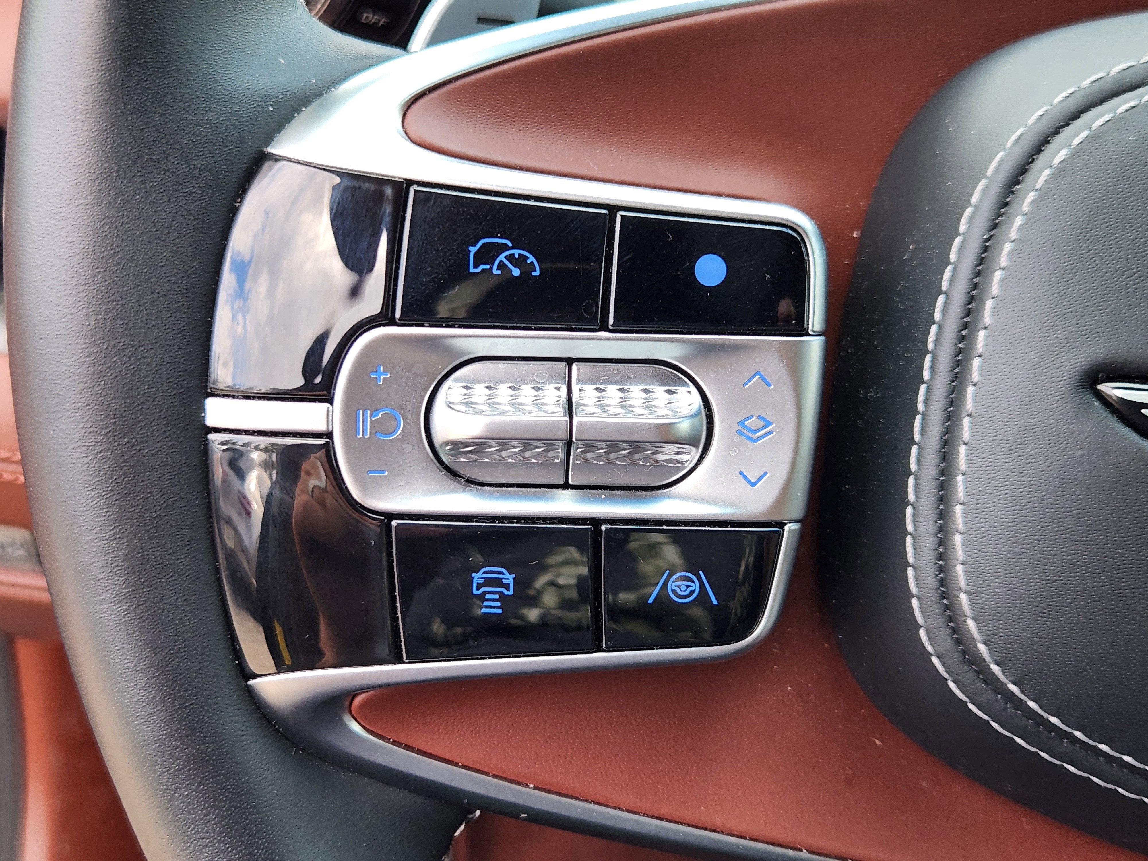 2025 Genesis G90 e-SC