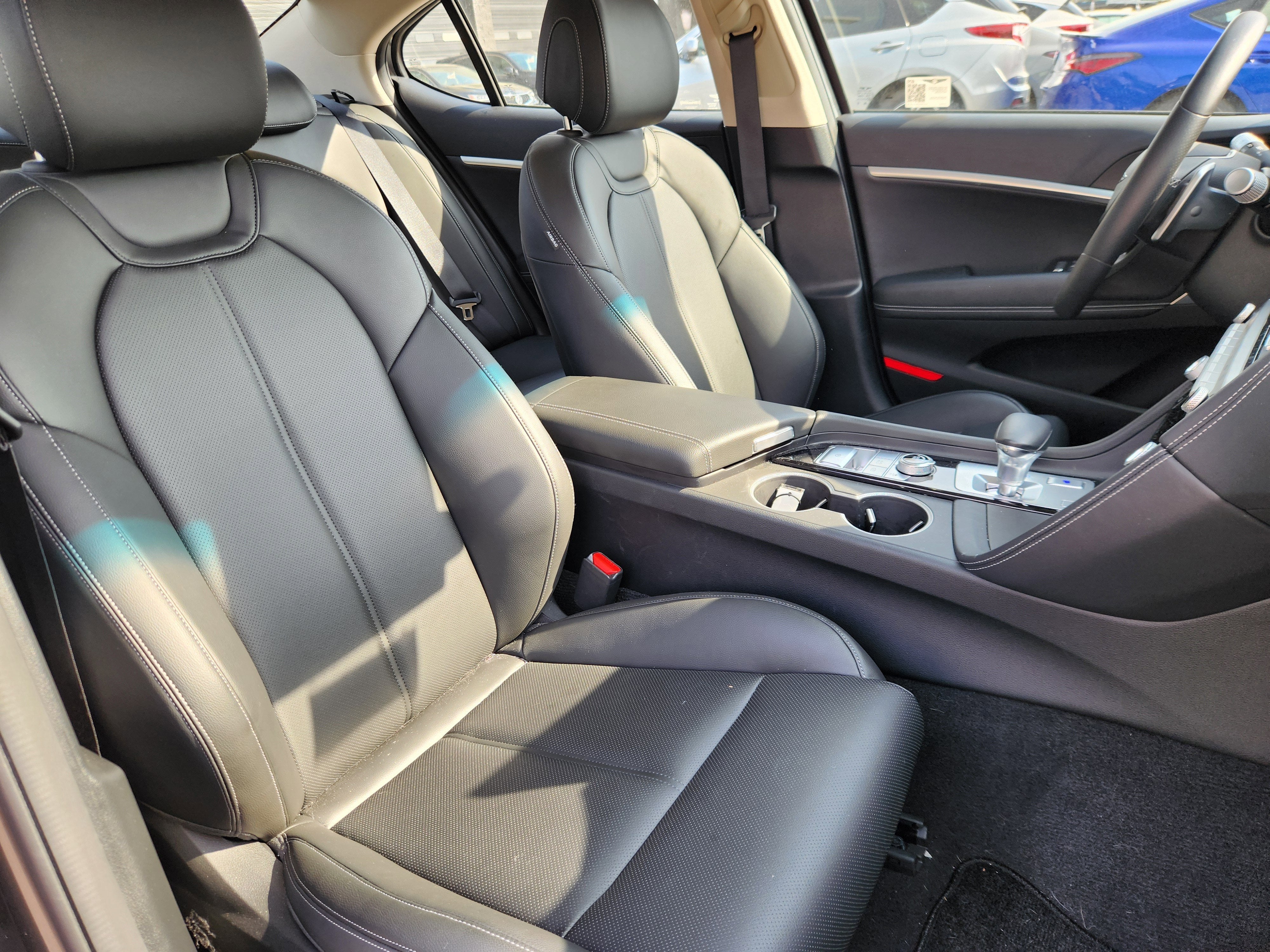 2025 Genesis G70 2.5T