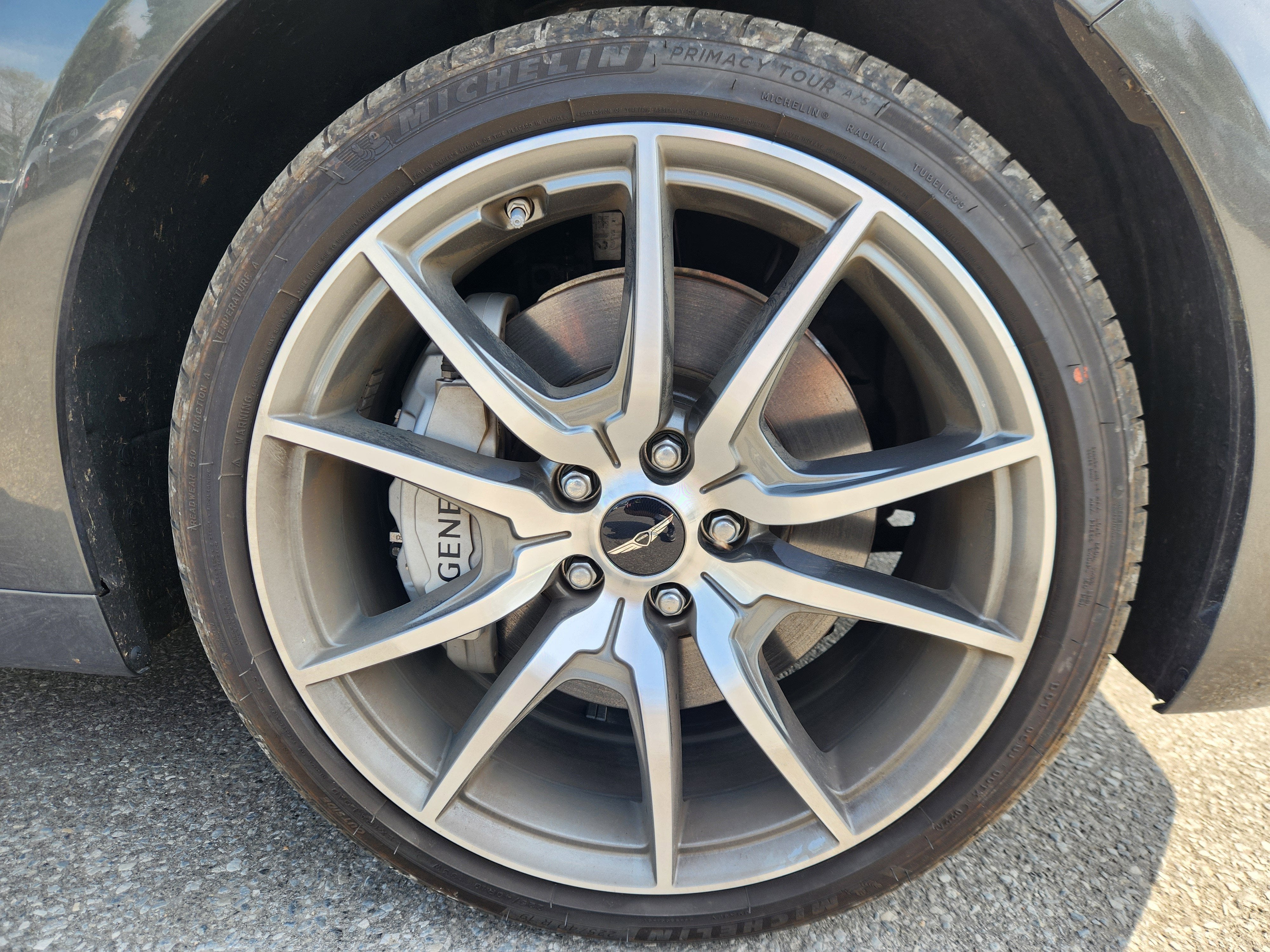2025 Genesis G70 2.5T