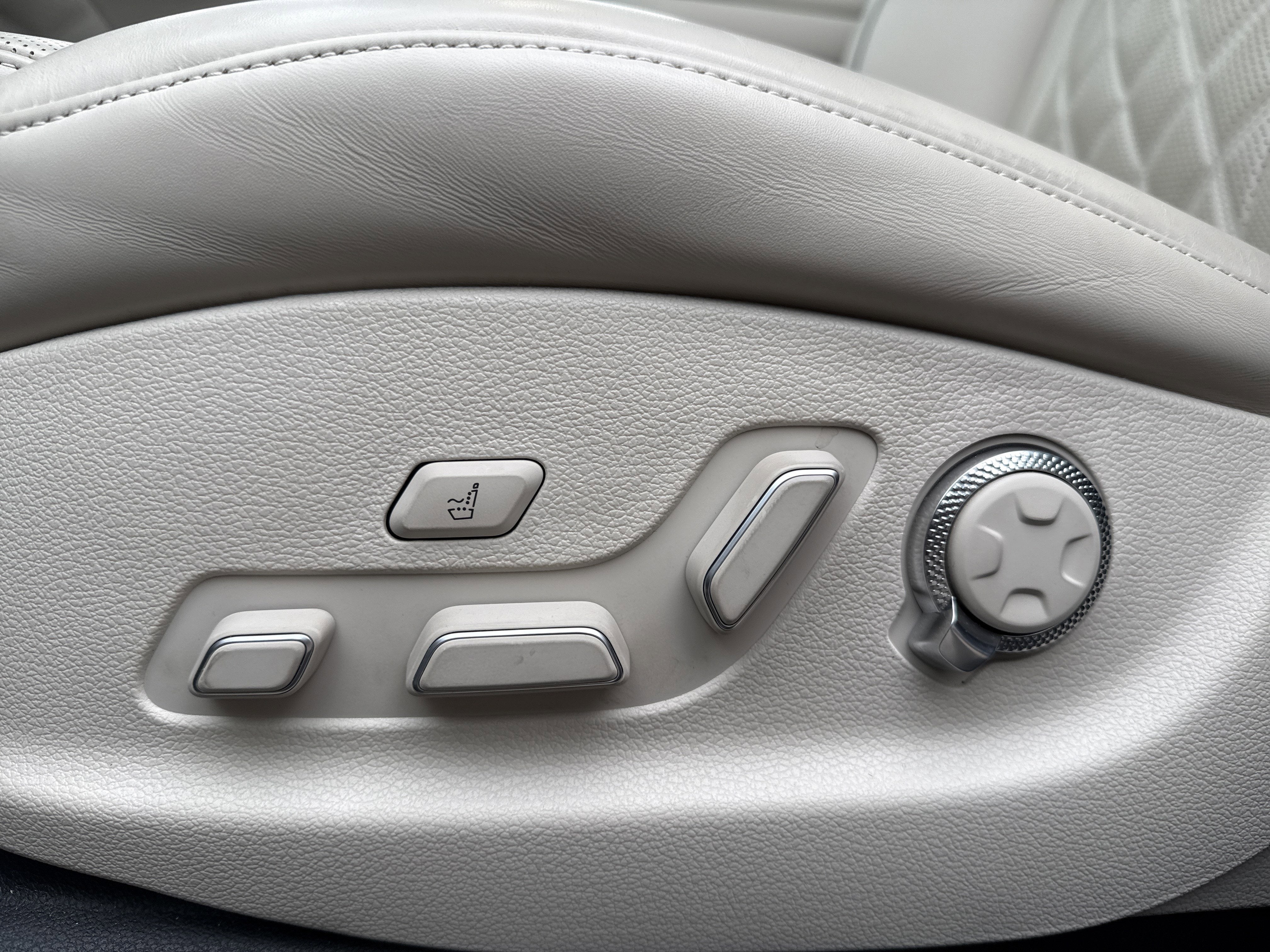 2024 Genesis GV80 Base