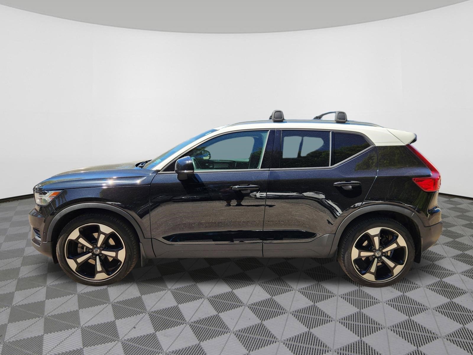 2019 Volvo XC40 Momentum