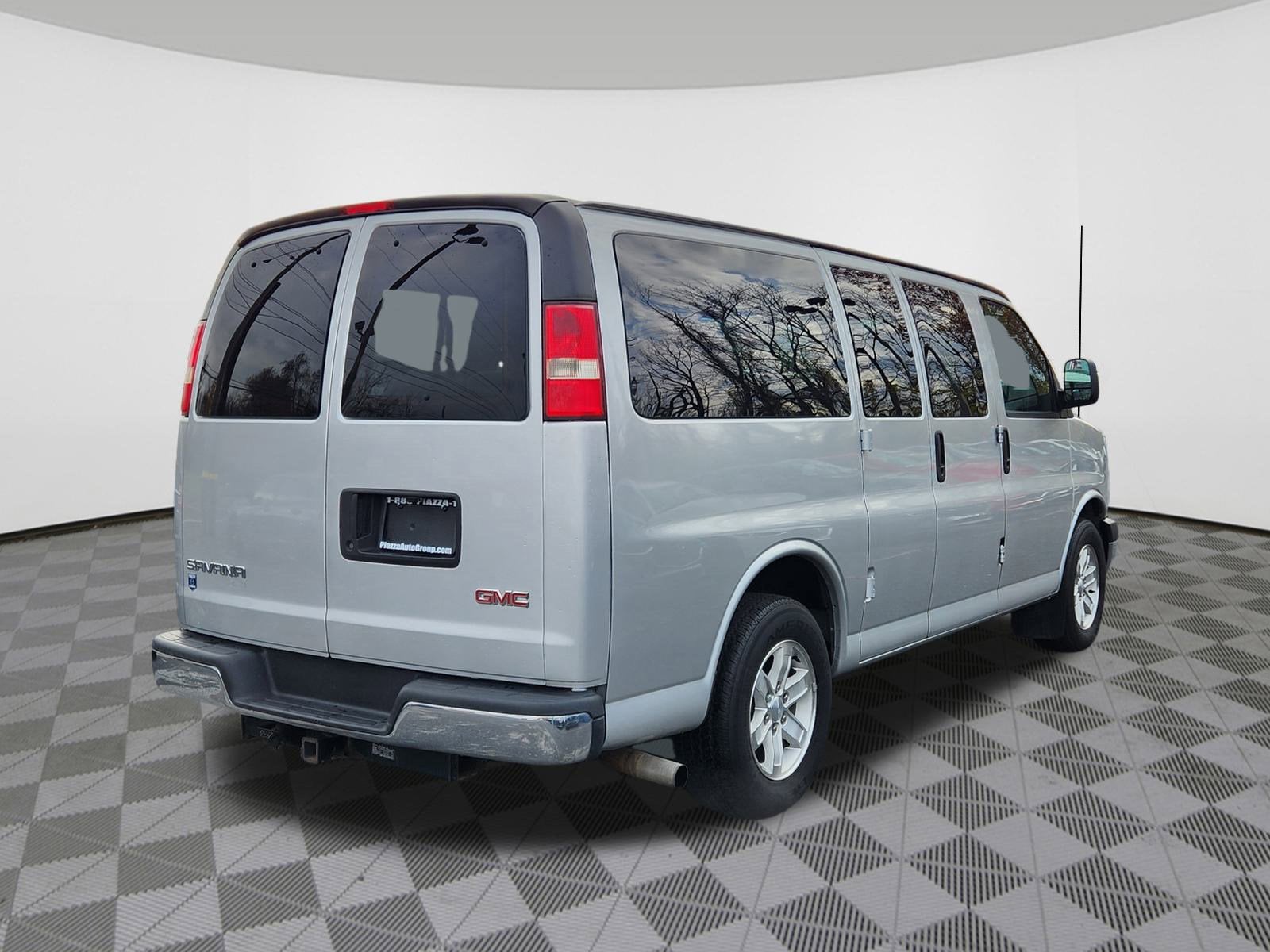 2014 GMC Savana Passenger LT