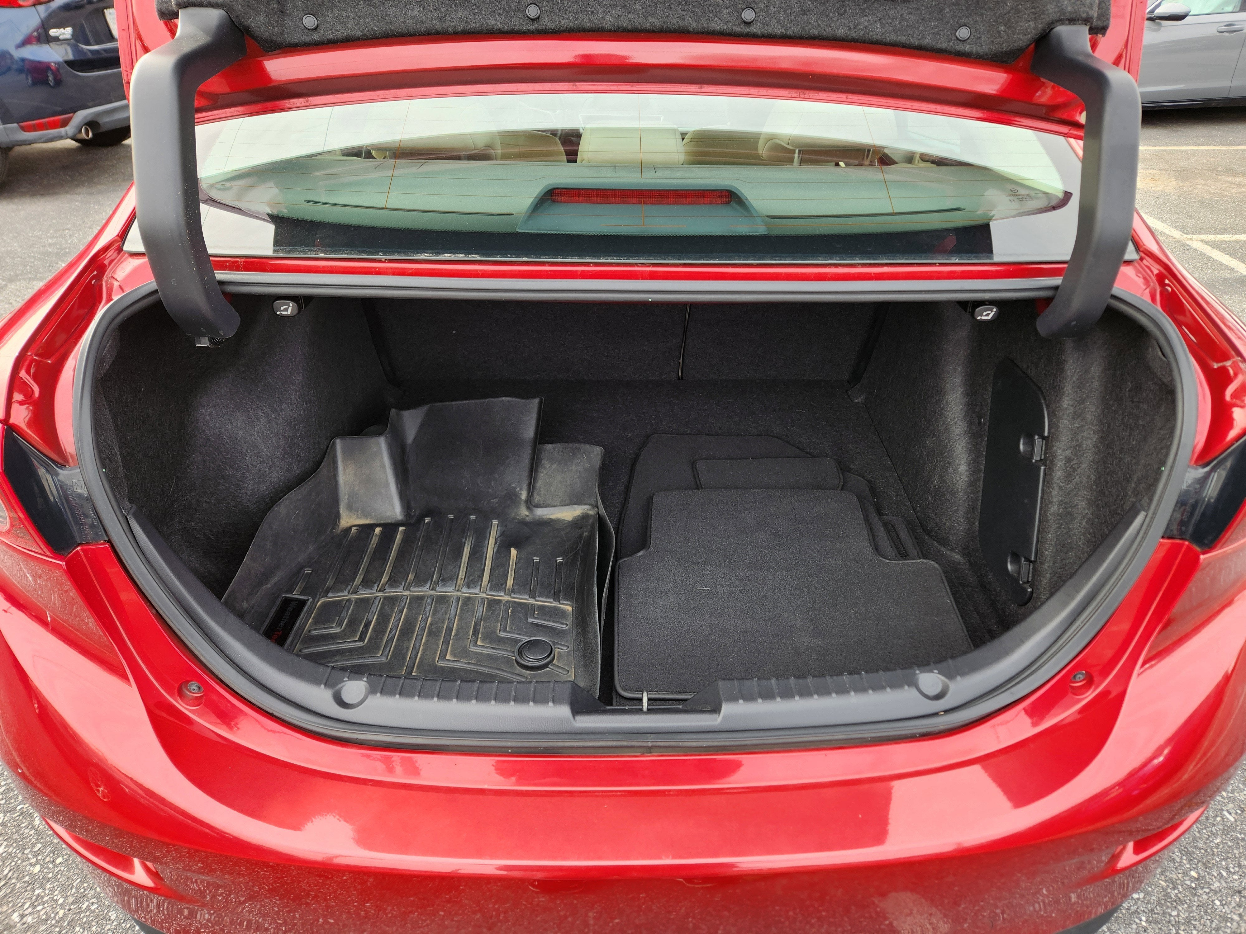 2018 Mazda Mazda3 4-Door Sport