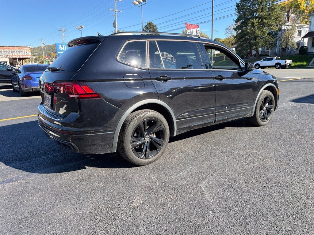 2024 Volkswagen Tiguan SE R-Line Black