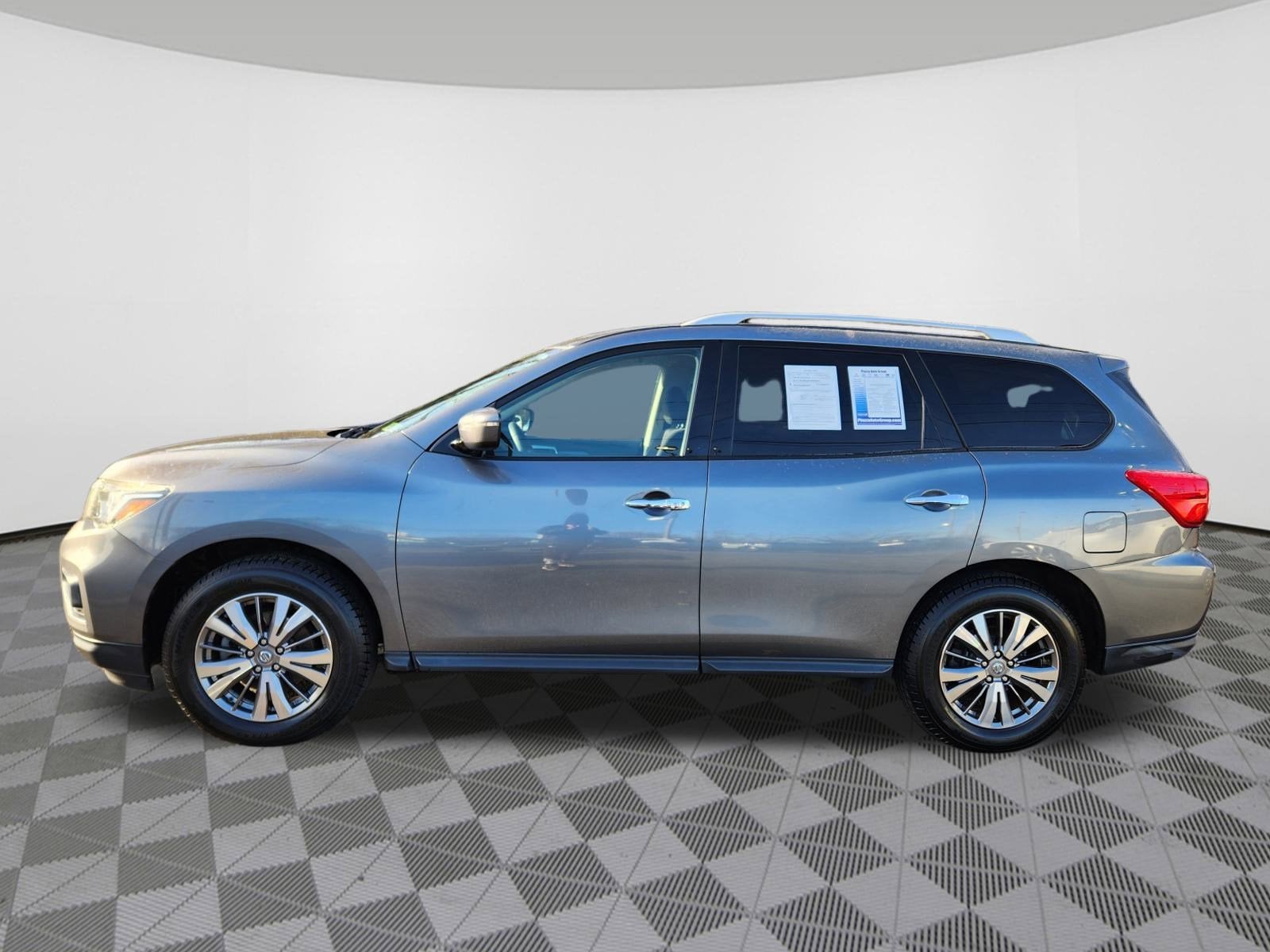 2019 Nissan Pathfinder SV