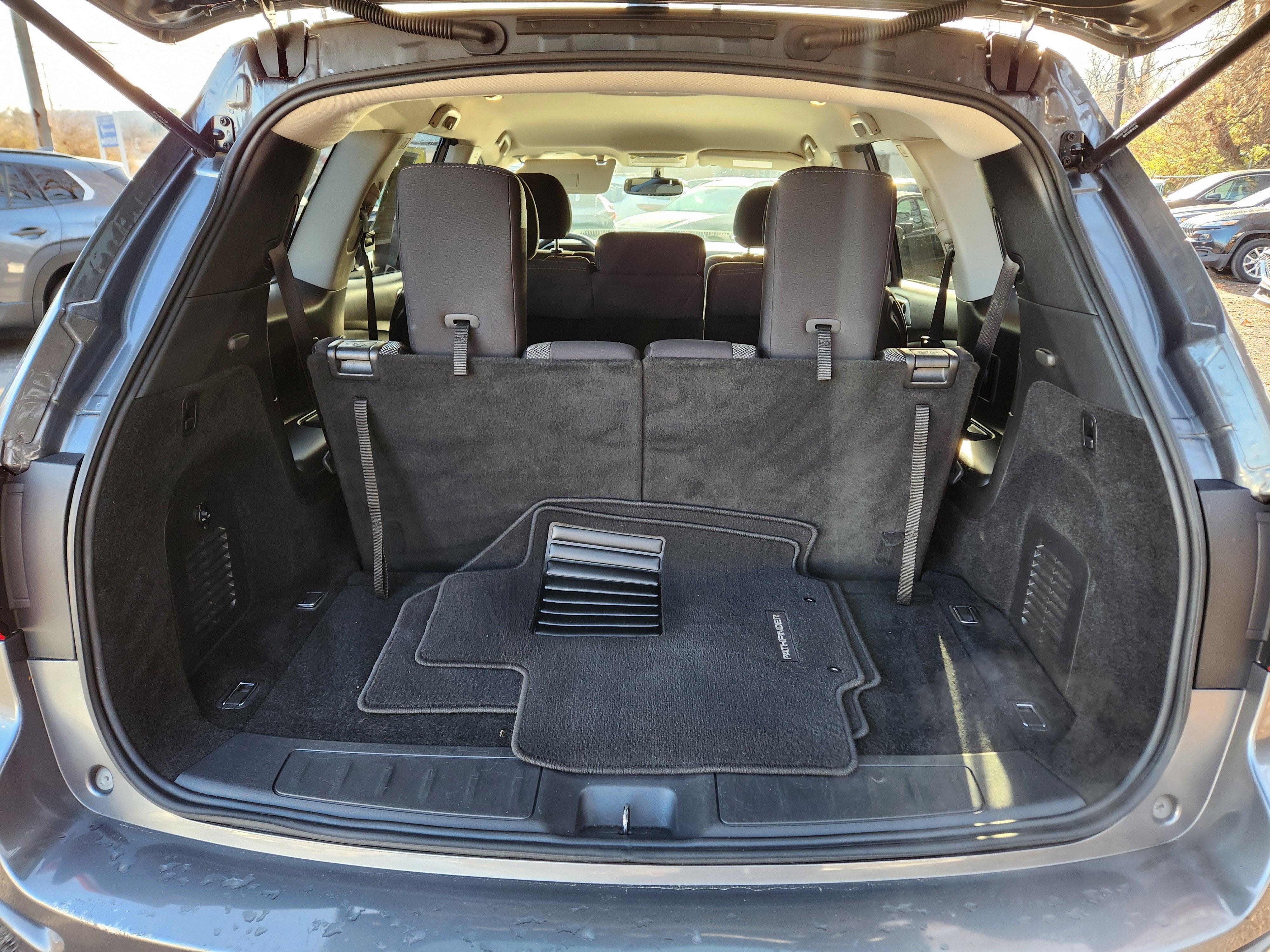 2019 Nissan Pathfinder SV