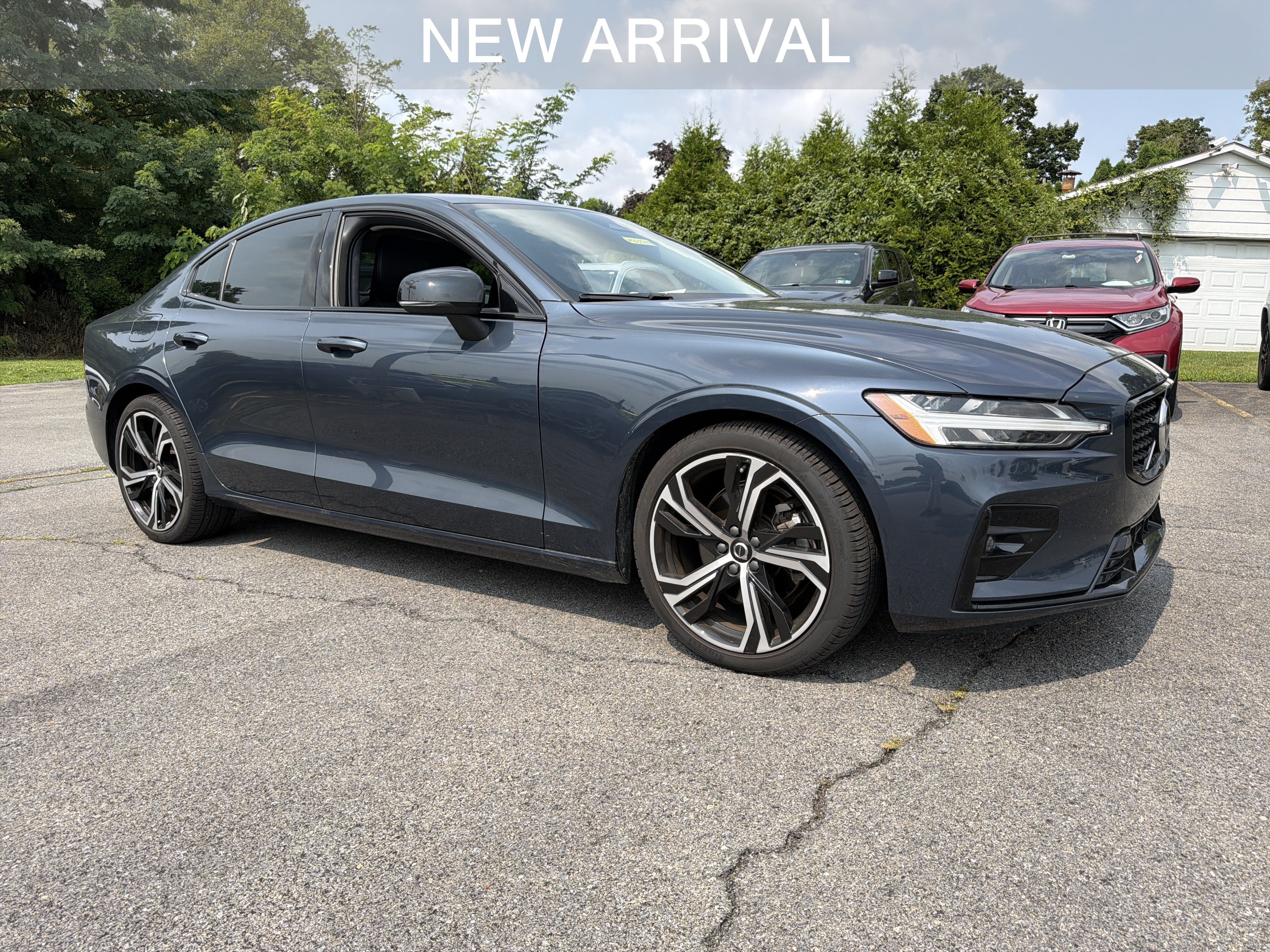 2024 Volvo S60 Core Dark Theme