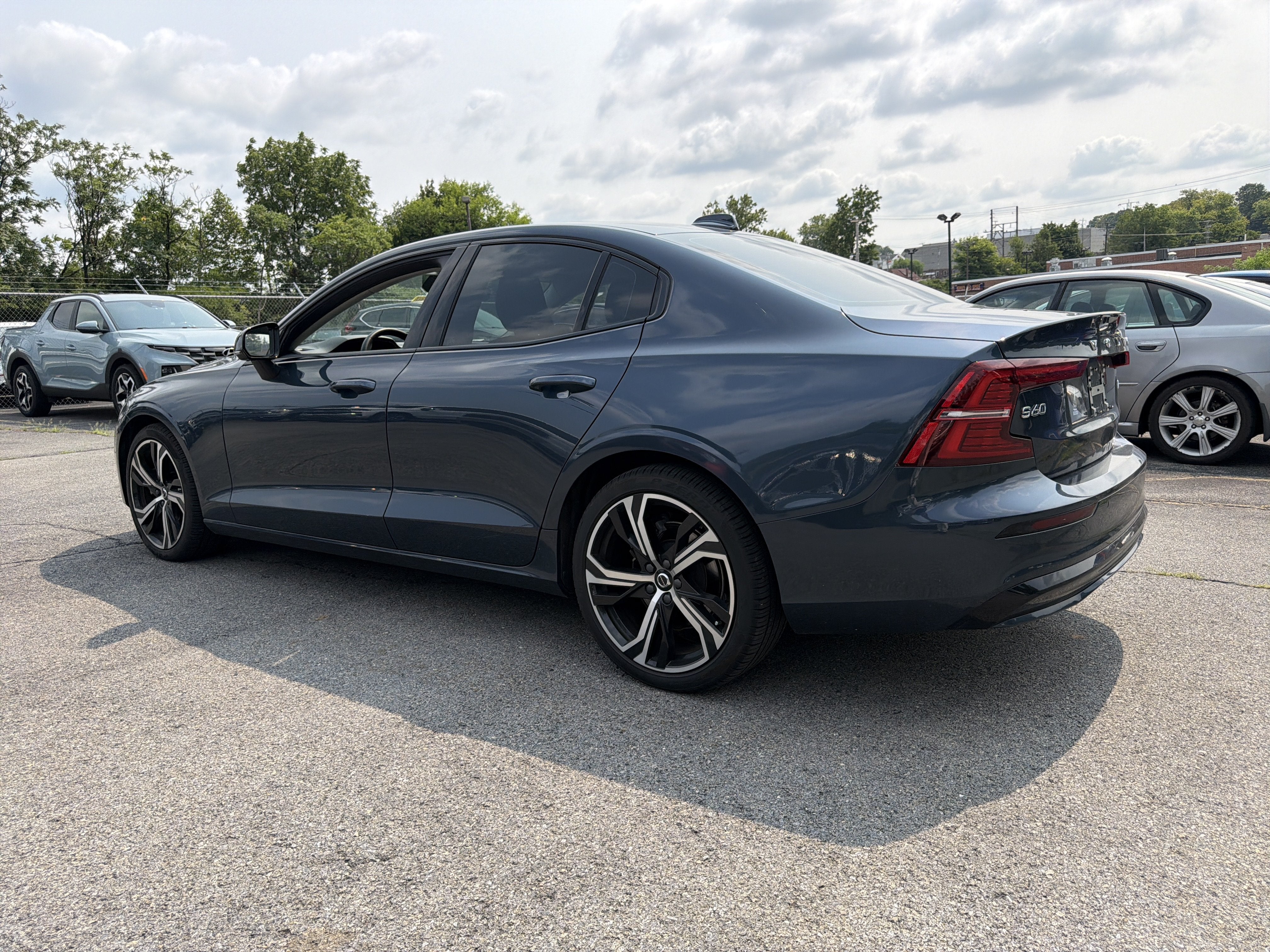 2024 Volvo S60 Core Dark Theme