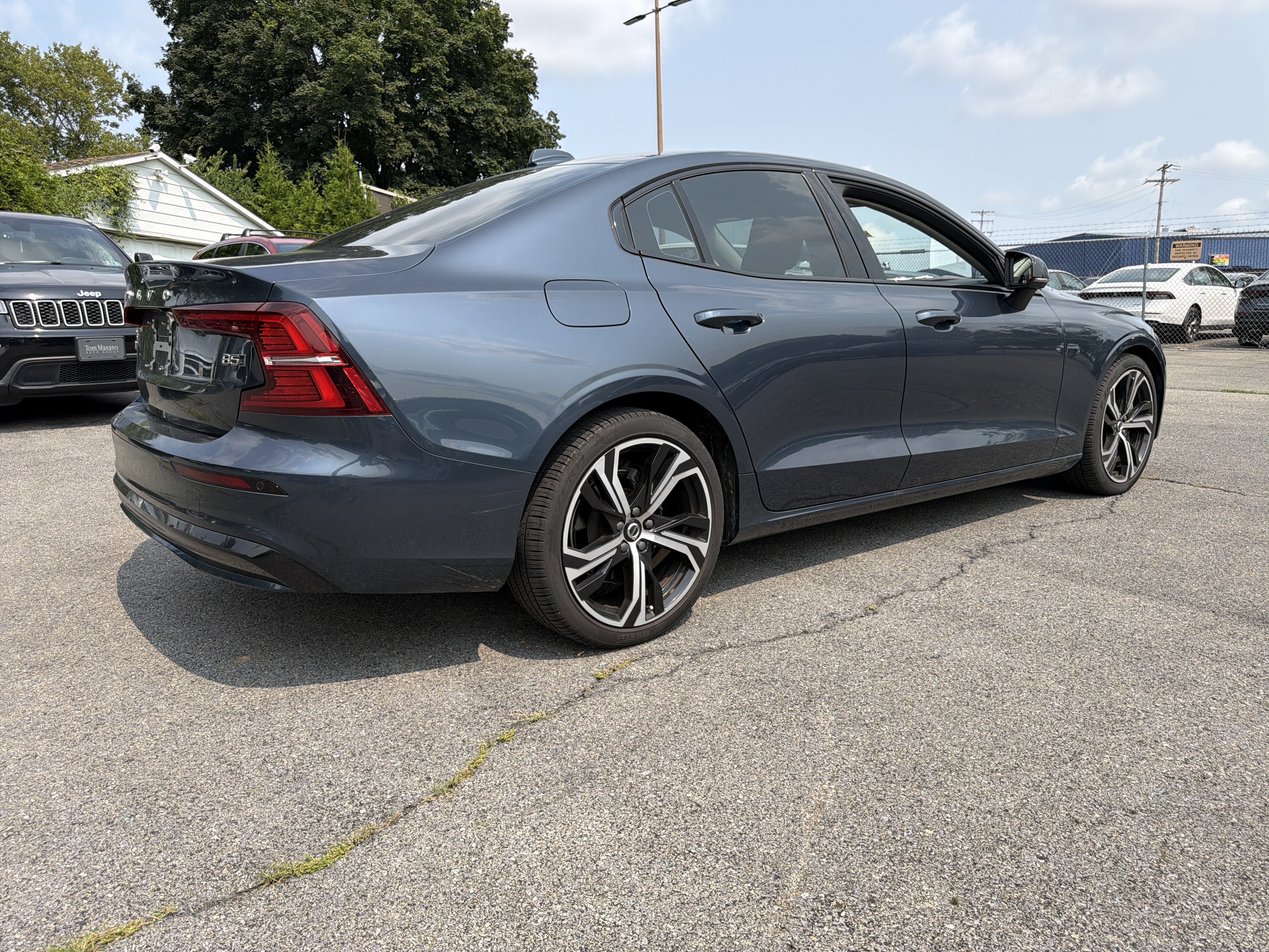 2024 Volvo S60 Core Dark Theme