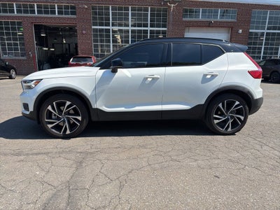 2021 Volvo XC40 R-Design