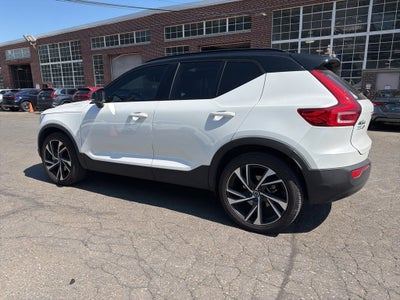 2021 Volvo XC40 R-Design