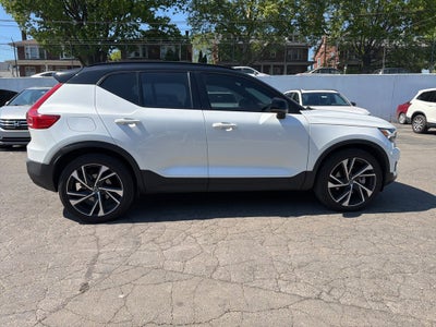 2021 Volvo XC40 R-Design