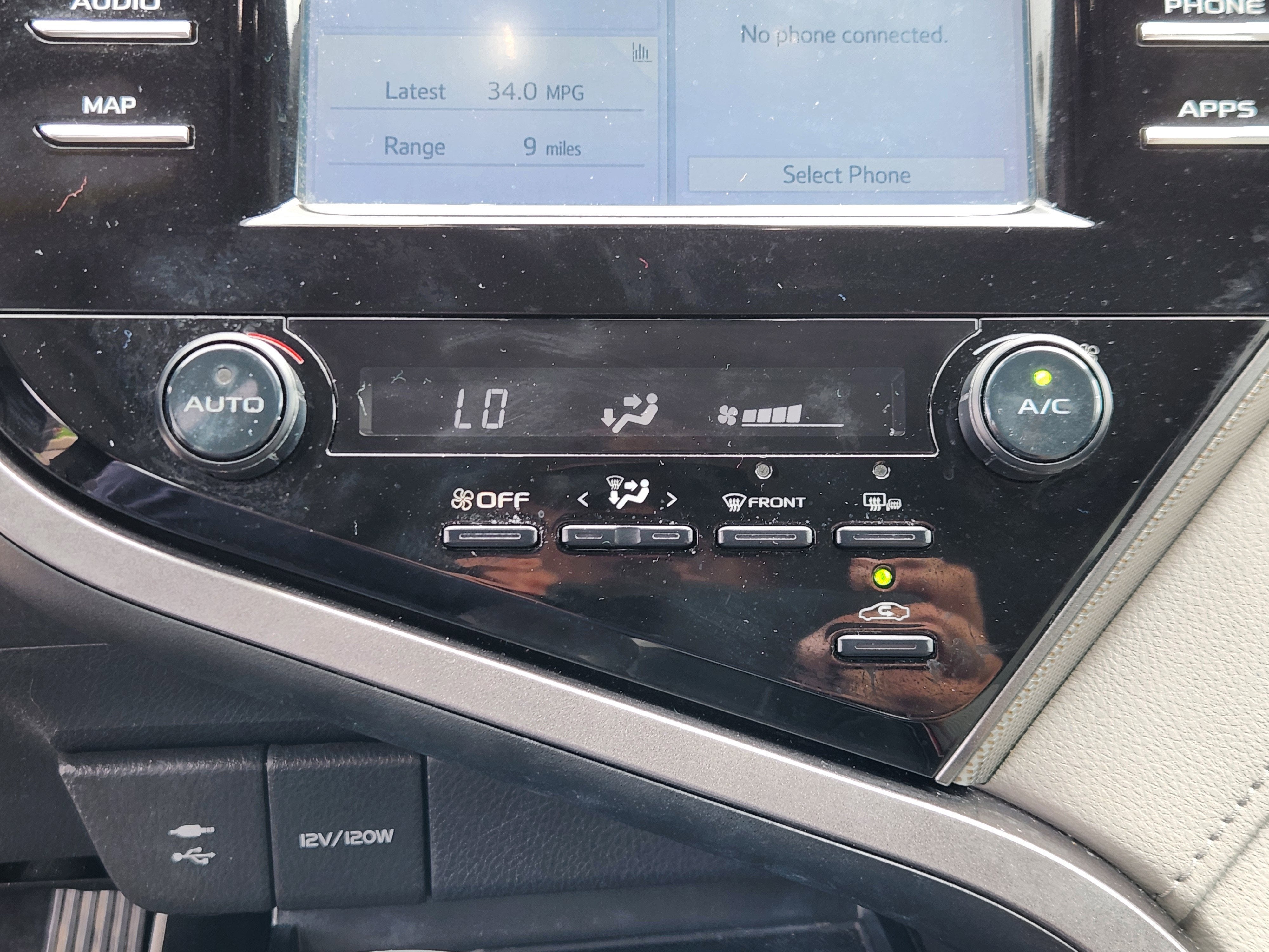 2019 Toyota Camry SE