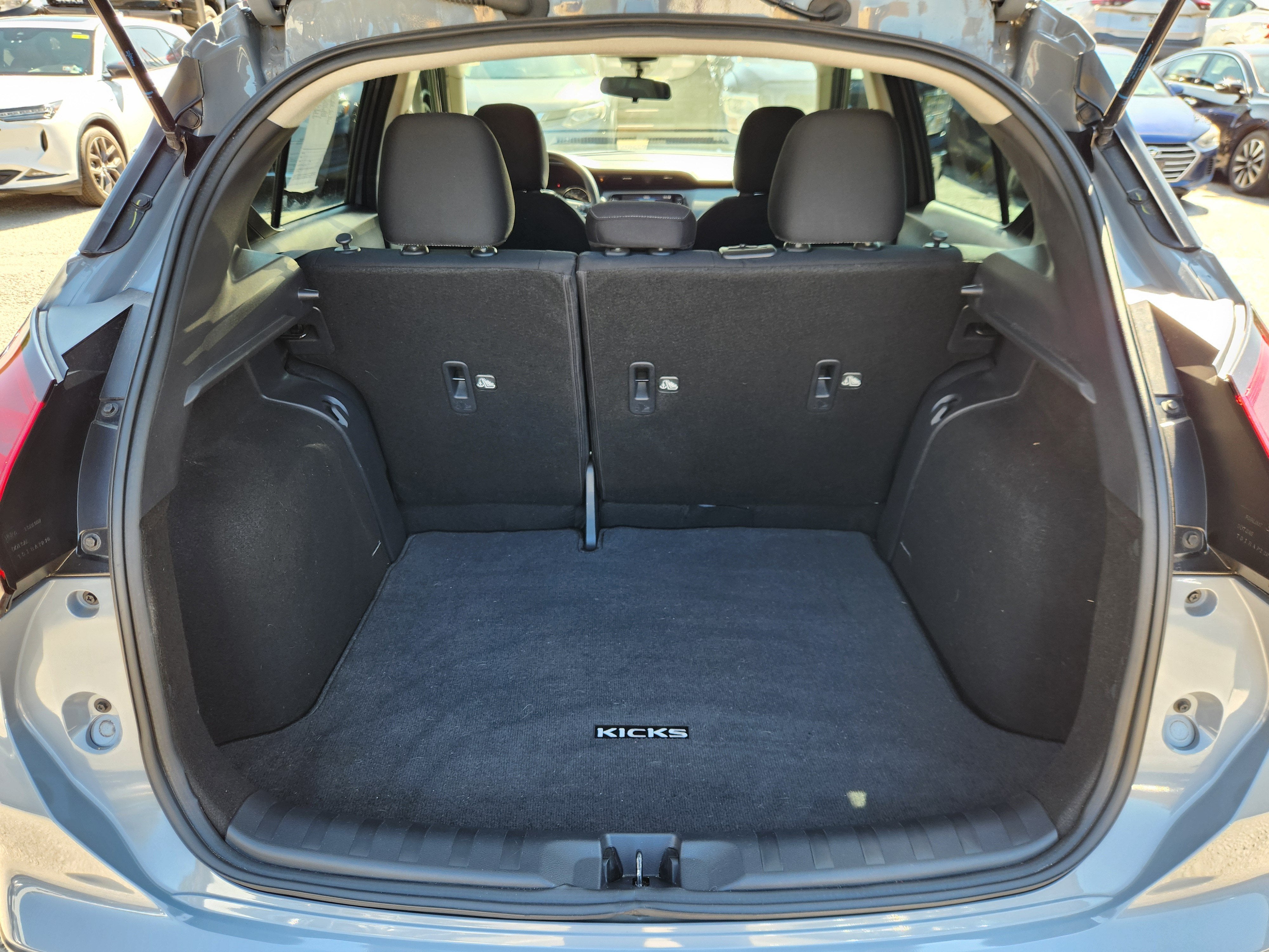 2023 Nissan Kicks SV