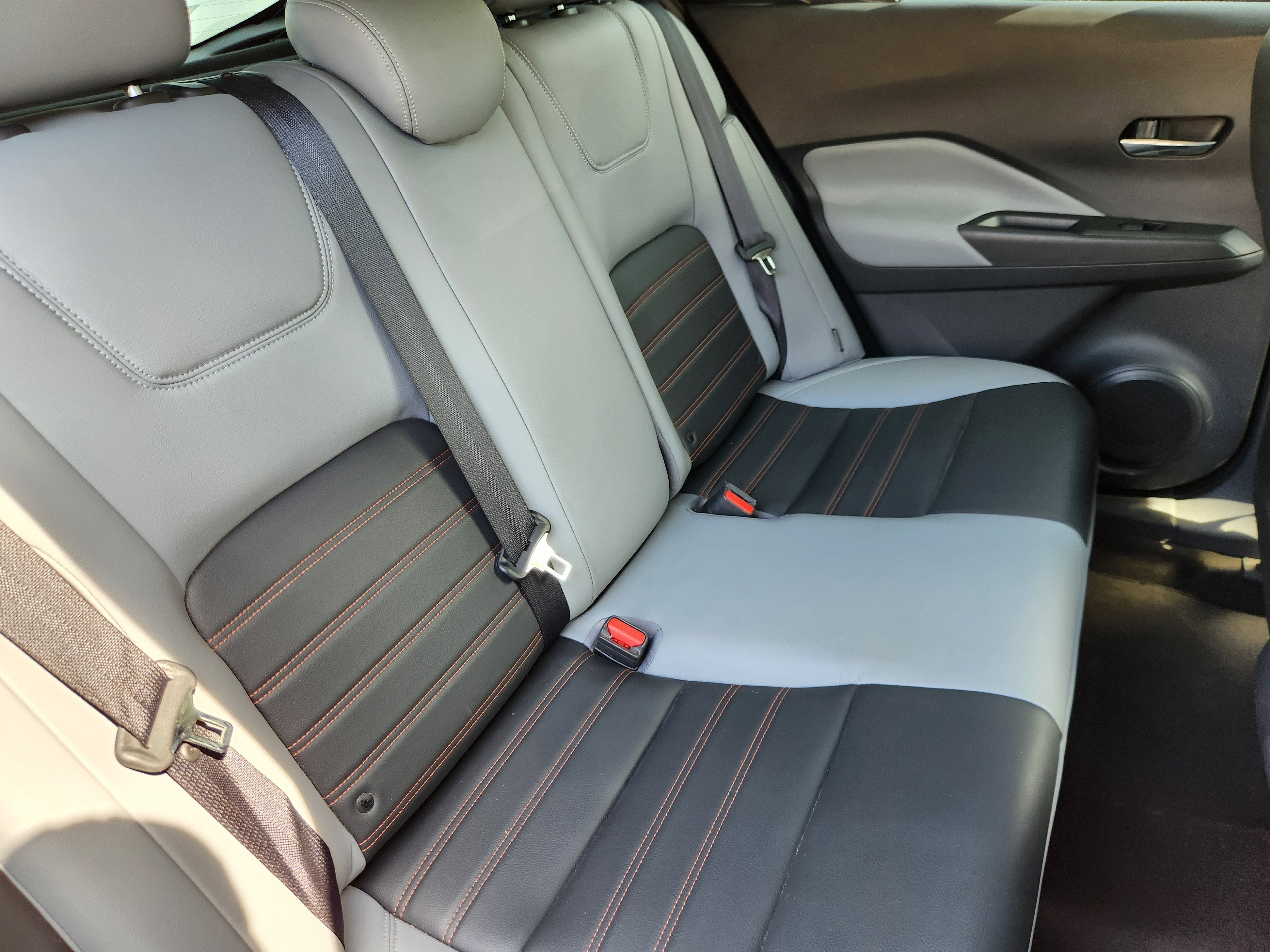 2022 Nissan Kicks SR