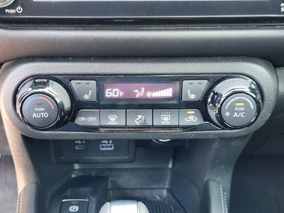 2022 Nissan Kicks SR