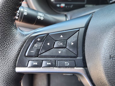 2022 Nissan Kicks SR