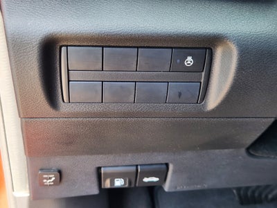 2022 Nissan Kicks SR
